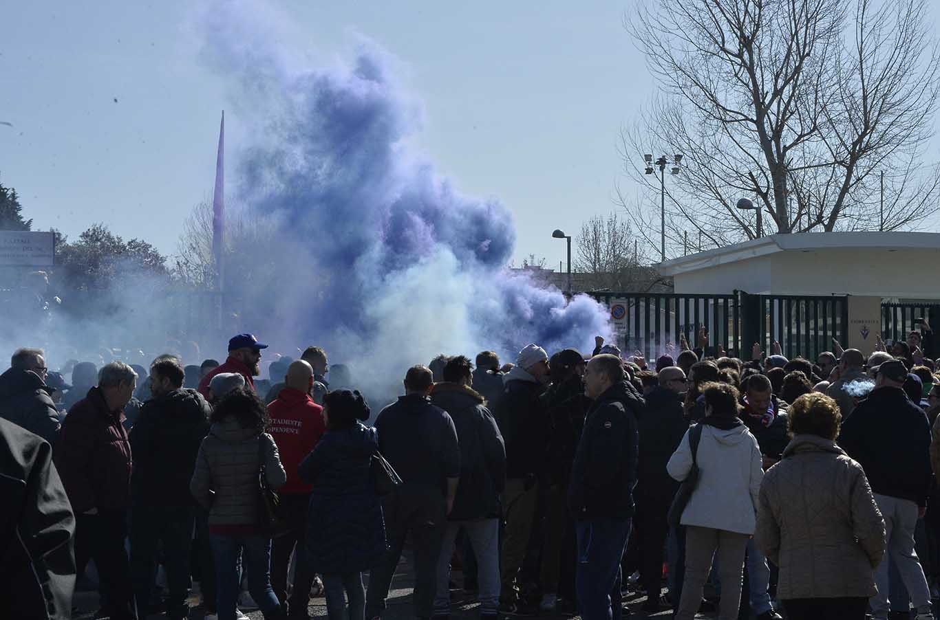 Contestazione al centro sportivo, guarda le IMMAGINI di VI.IT