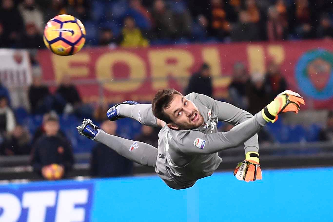 Ex viola, il Liverpool pensa a Tatarusanu come vice Alisson