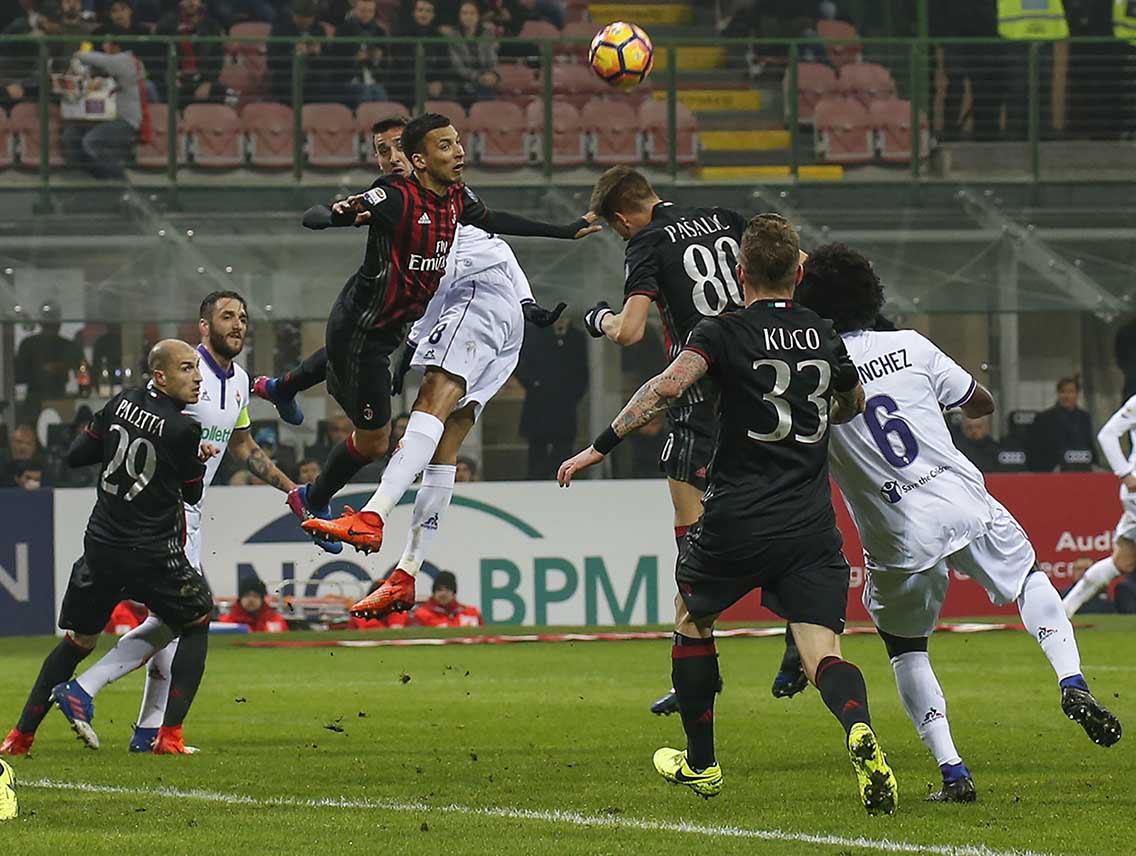 Milan, Pasalic: "Pensiamo a noi stessi. Se la Fiorentina vincesse a Napoli..."