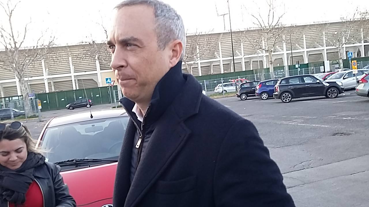 Ag.Babacar: "Qui solo per una visita di cortesia, per il mercato a fine campionato. Baba..."