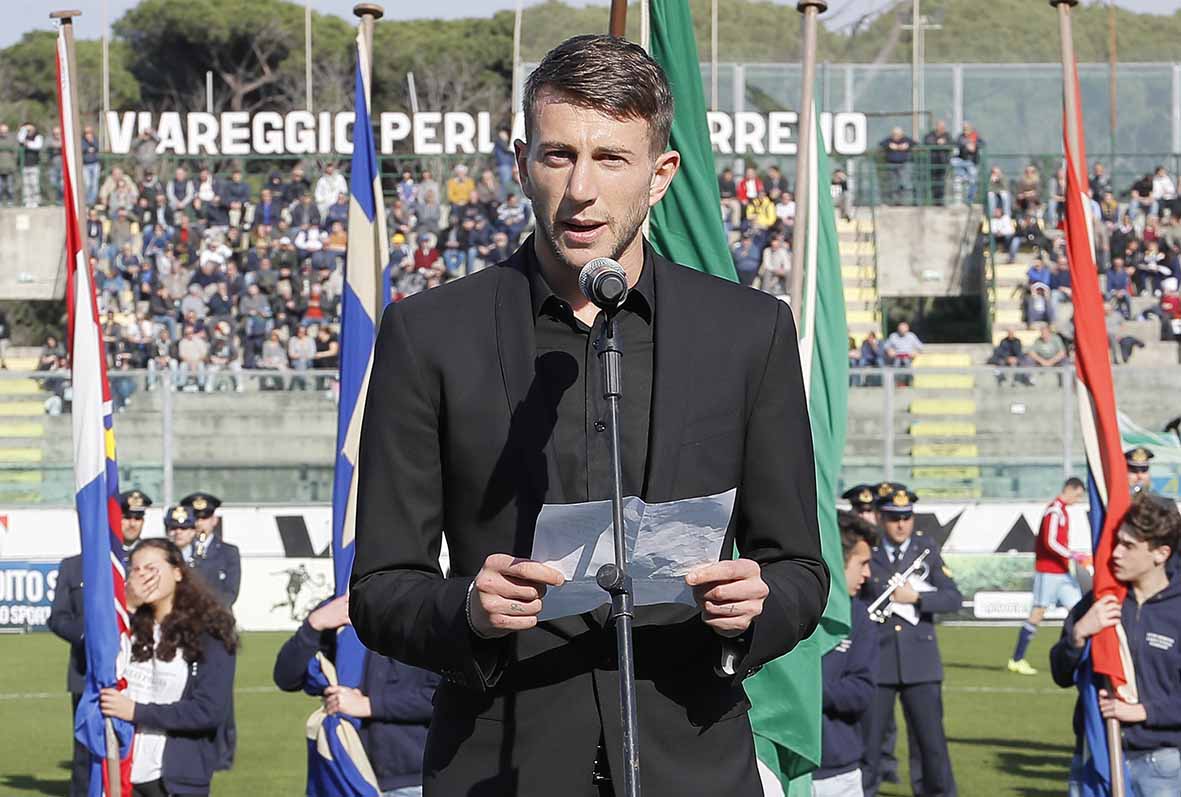 Bernardeschi legge il giuramento al Viareggio: le foto nel FOTOALBUM VI.IT