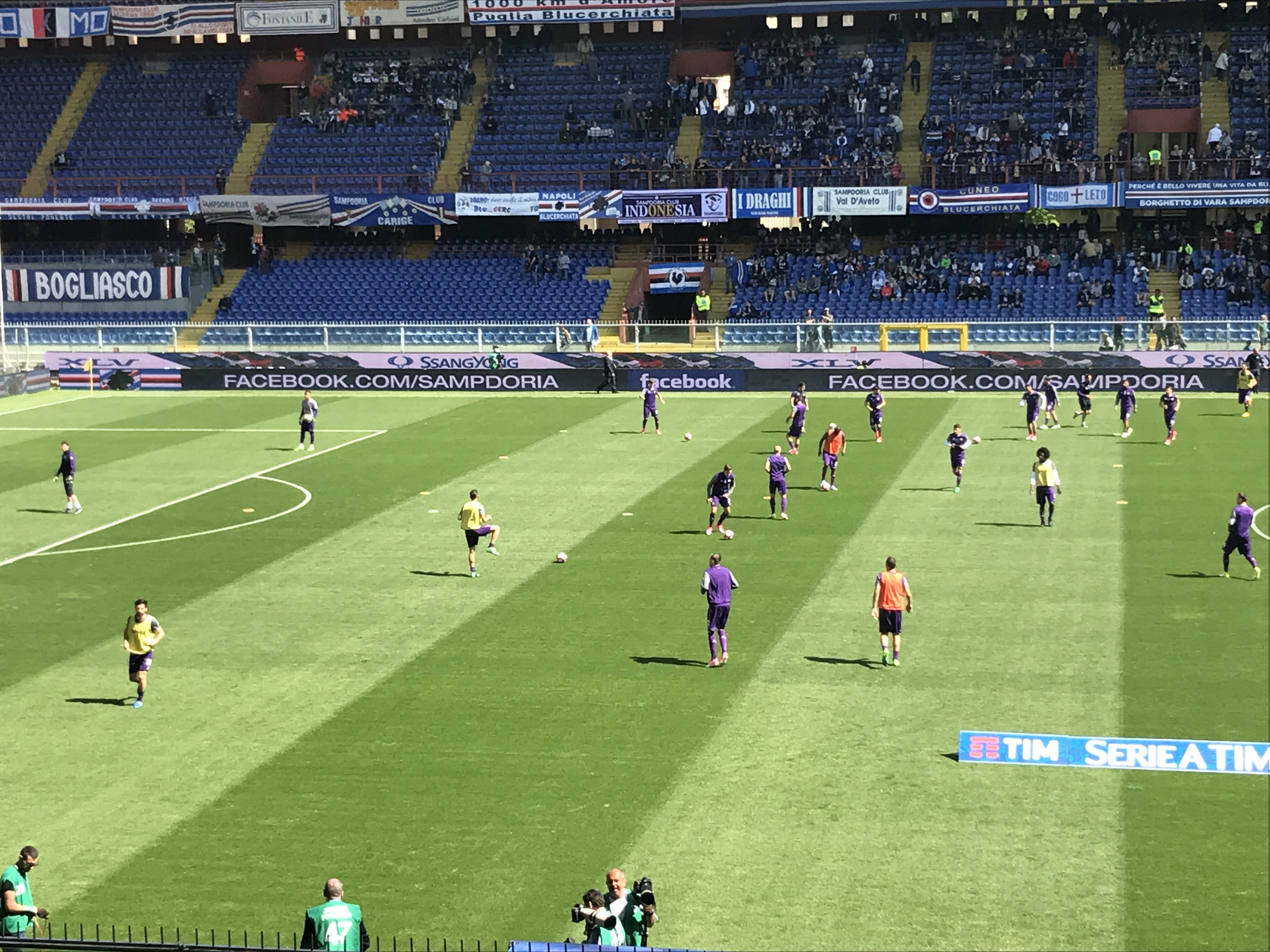Sampdoria-Fiorentina, squadra viola in campo per il riscaldamento (FOTO)