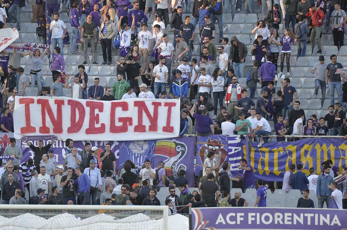 Fiorentina-Lazio Striscione indegni
