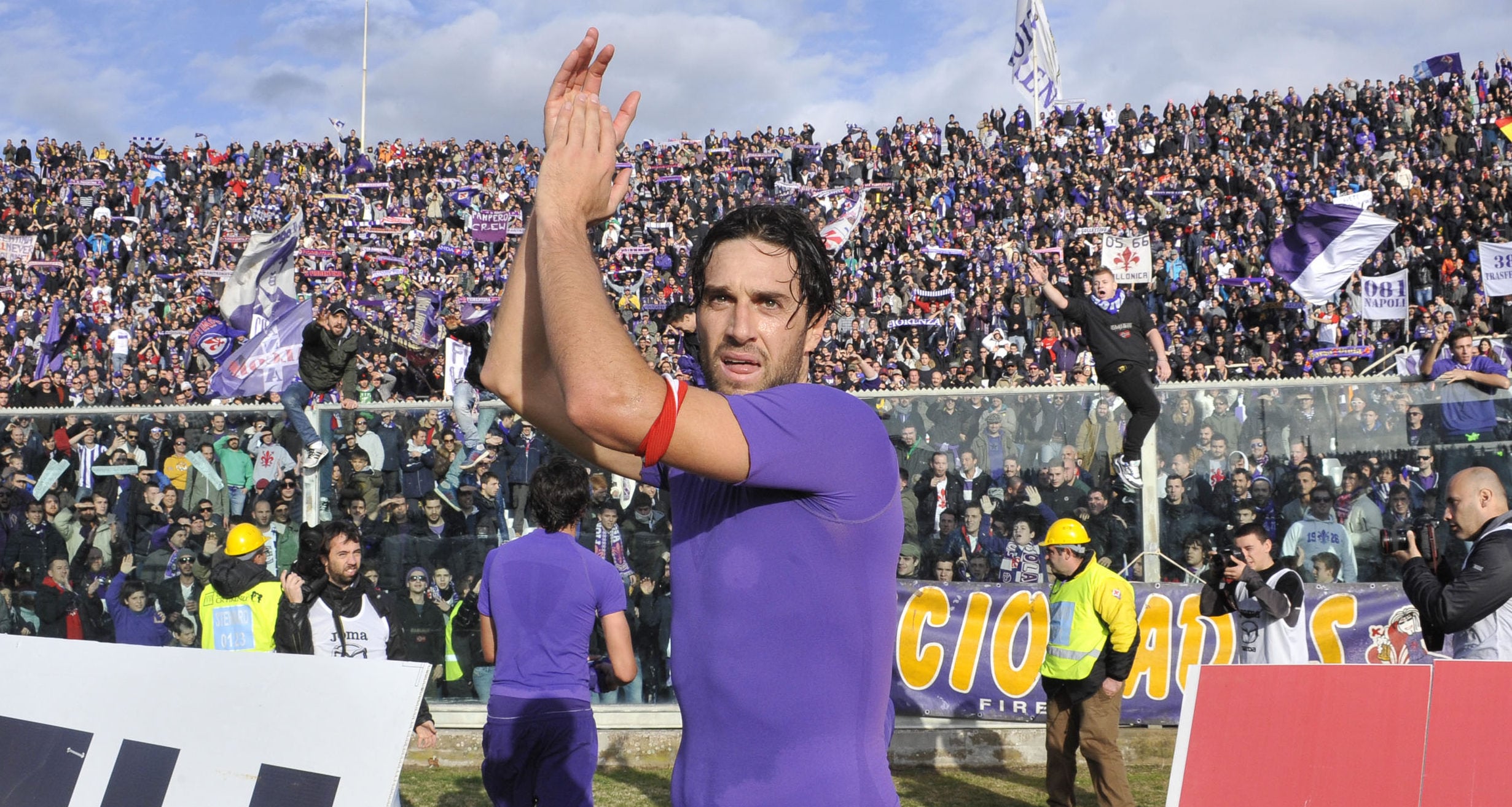 Rapina nella villa di Luca Toni. L’ex viola aggredito, la casa svaligiata: "Brutti momenti"