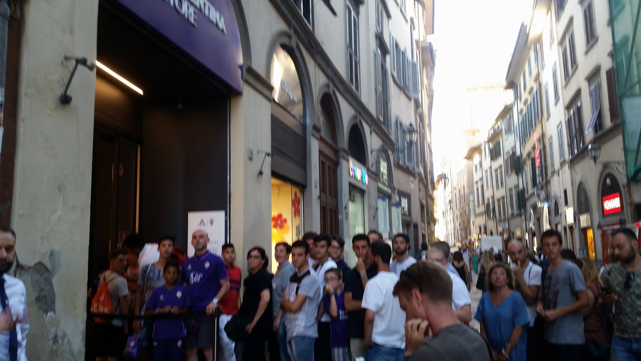 Autografi: Sportiello-Hugo-Saponara e Gaspar con le nuove maglie (FOTO)