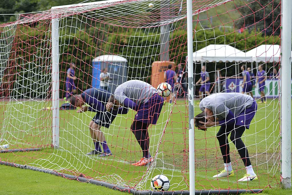 Allenamento Fiorentina a Moena Tatarusanu, Dragowski, Leonardo magazziniere