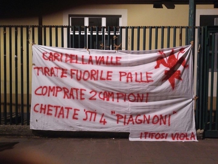 Ennesimo striscione per i Della Valle messo fuori dal Franchi (FOTO)