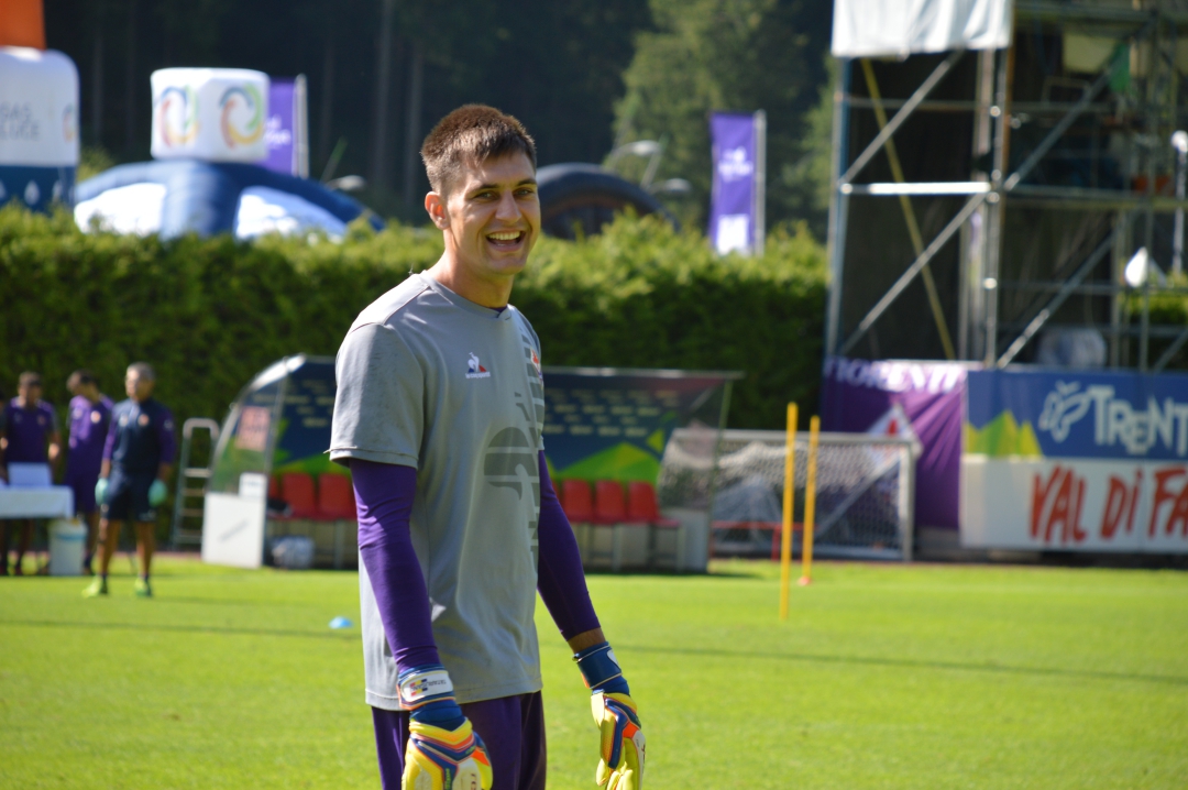 Ex viola, stamani visite mediche per Tatarusanu al Milan. Sarà il vice Donnarumma
