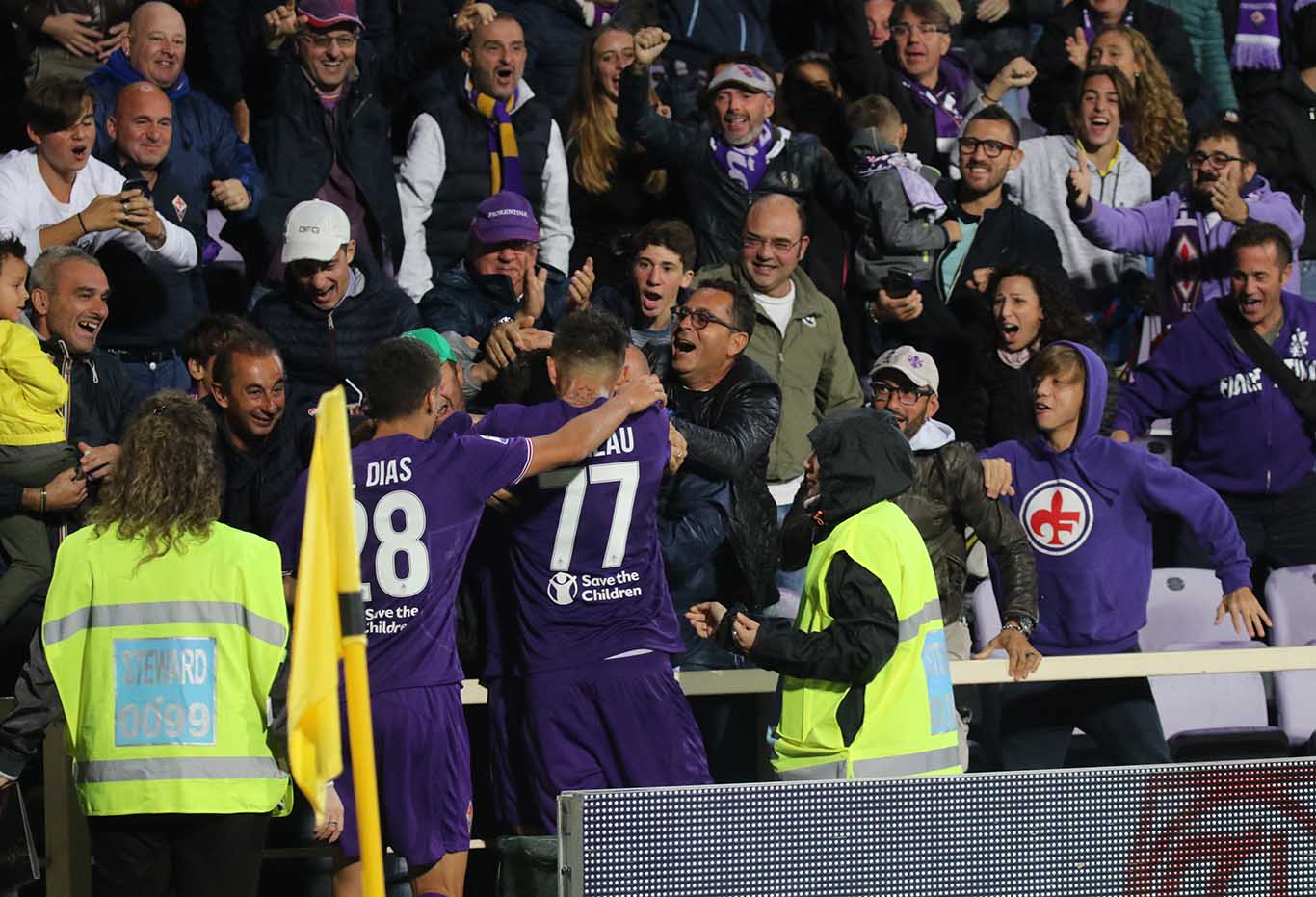 Chiesa, altro gol spettacolare. E scatta di nuovo l'abbraccio con i tifosi