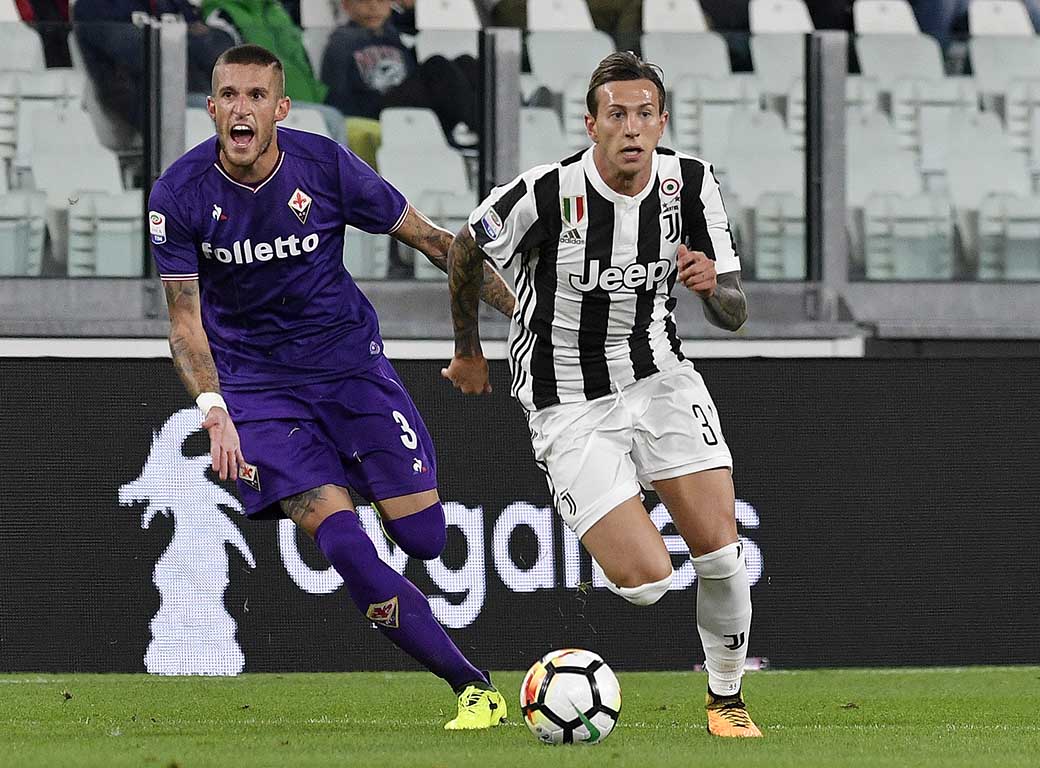 Bernardeschi: "Tra bianconero e viola sono più schierato per la Juve. Addio a Firenze? Un giorno parlerò"