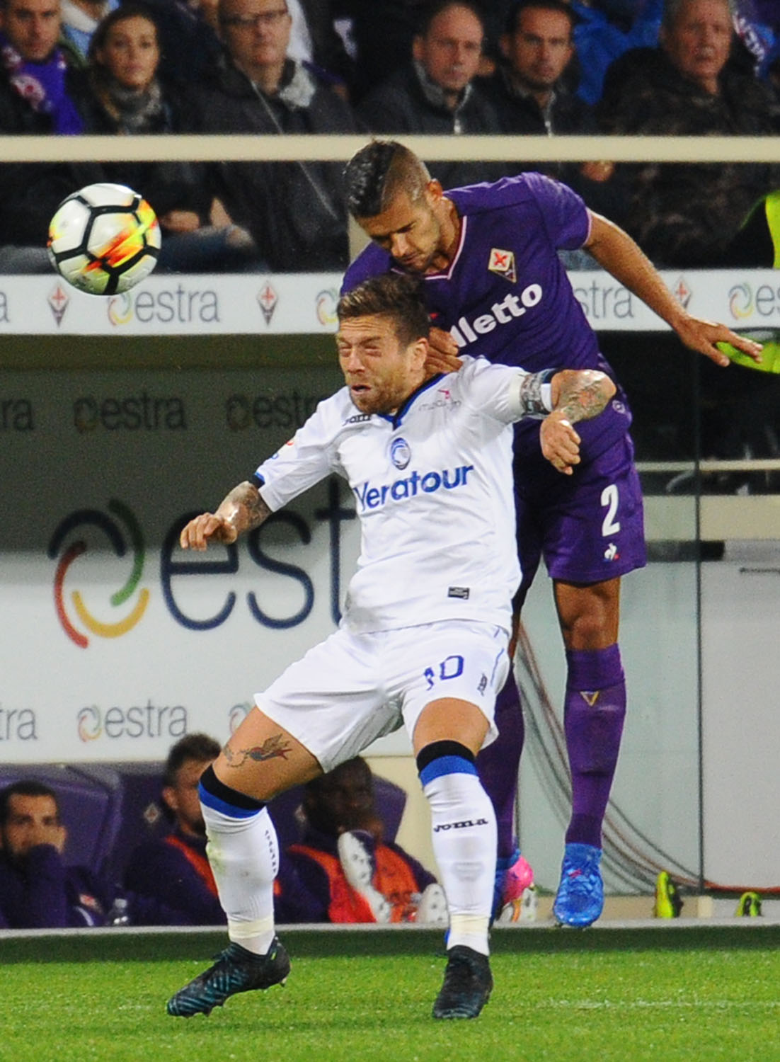 SERIE A 2017-/2018. FIORENTINA-ATALANTA. GOMEZ CONTRASTATO DA LAURINI.SILPRESS