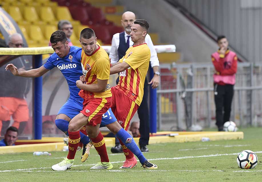 Benevento, De Zerbi: "Pronti a retrocedere piuttosto che sfruttare un momento tragico. Avremmo rinviato volentieri la partita"
