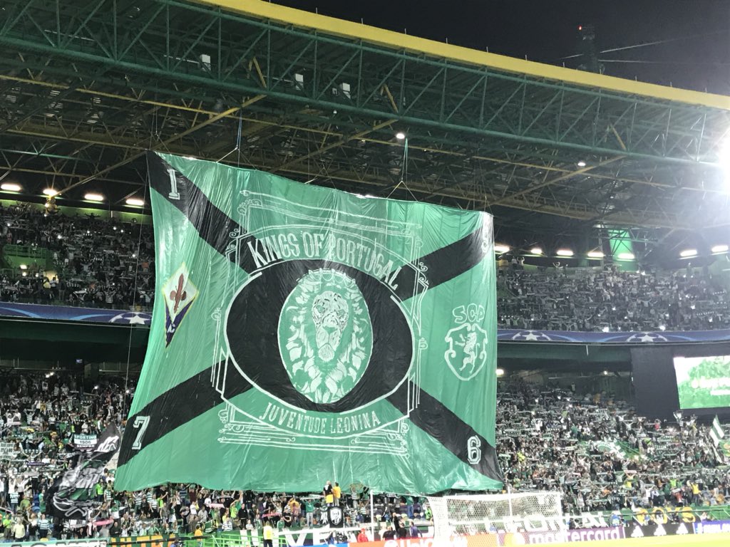 Sporting Lisbona-Juventus, bello striscione con il giglio della Fiorentina (FOTO)