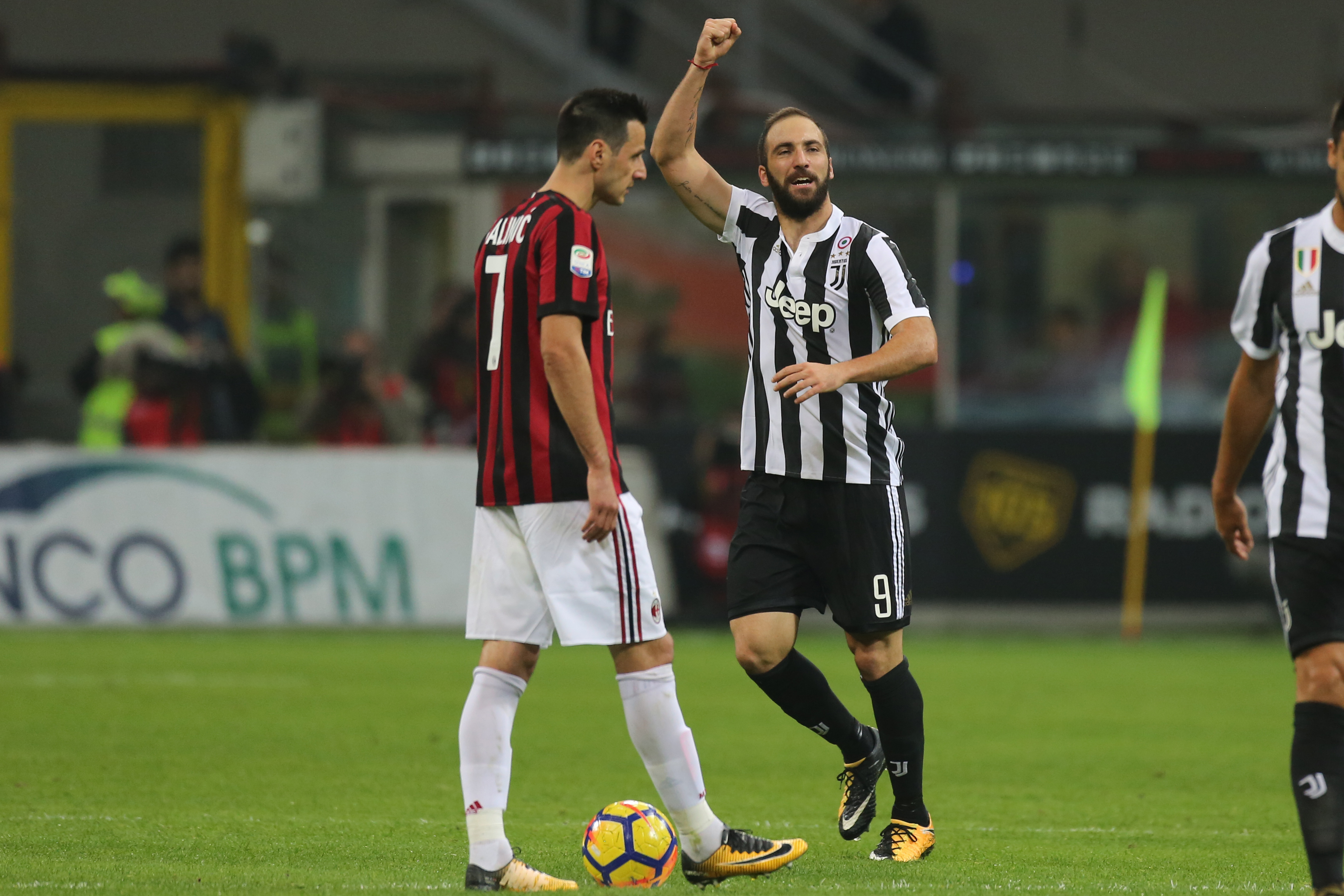 La Juventus sbanca San Siro grazie a una doppietta di Higuain