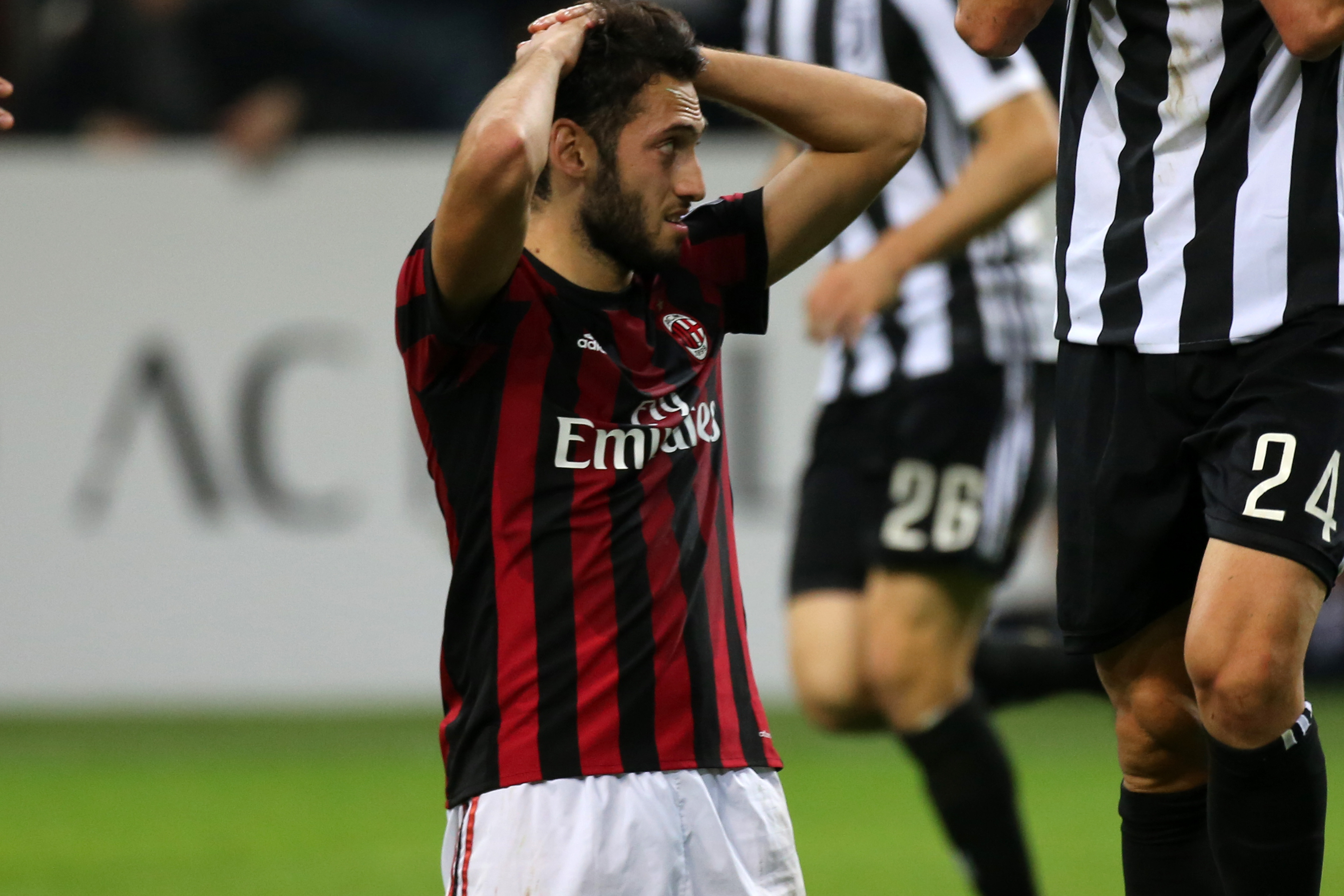 Qui Milan, Calhanoglu in miglioramento: potrebbe farcela per la Fiorentina