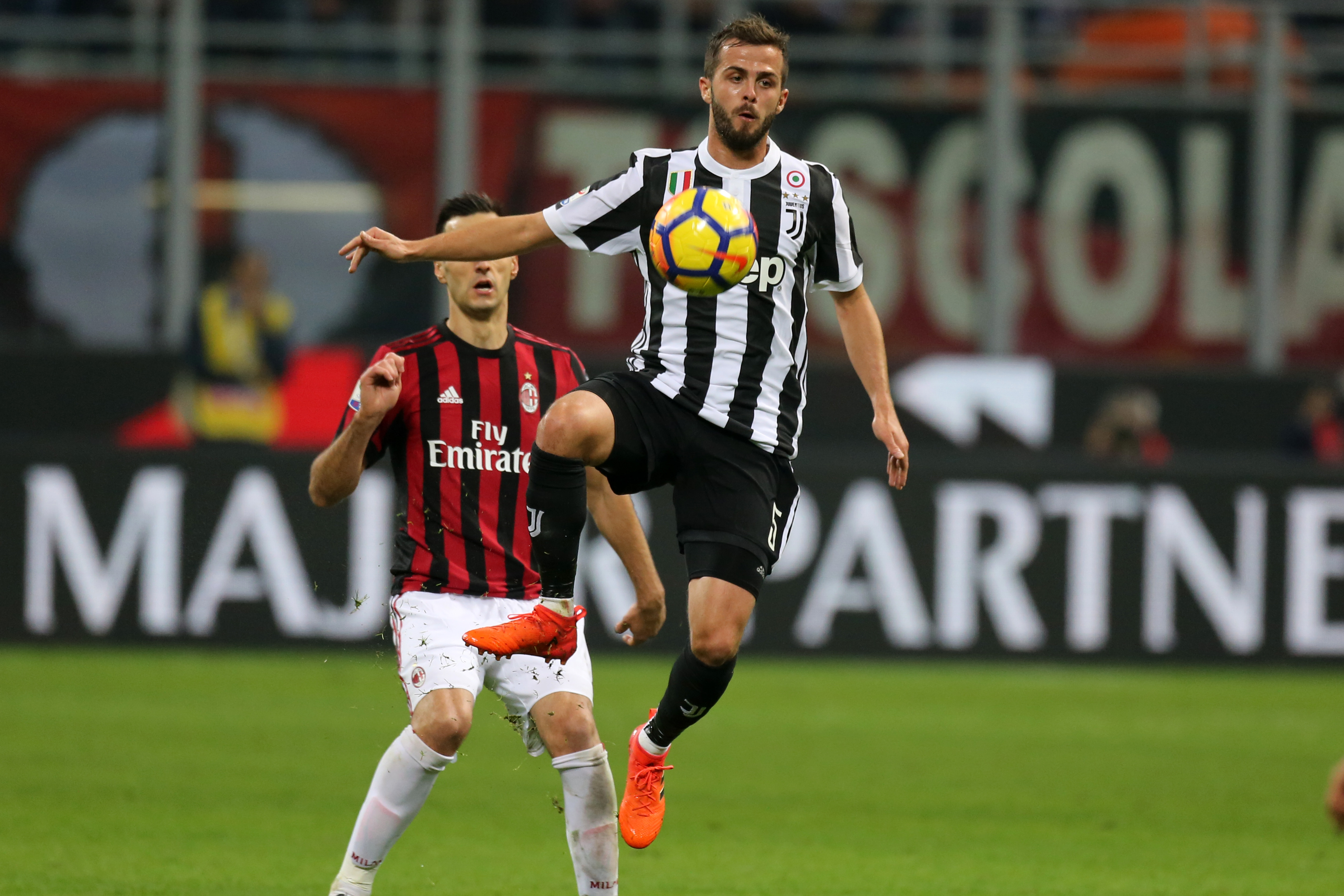 Pjanic: "Grande rispetto della Fiorentina, non è facile giocarci contro"