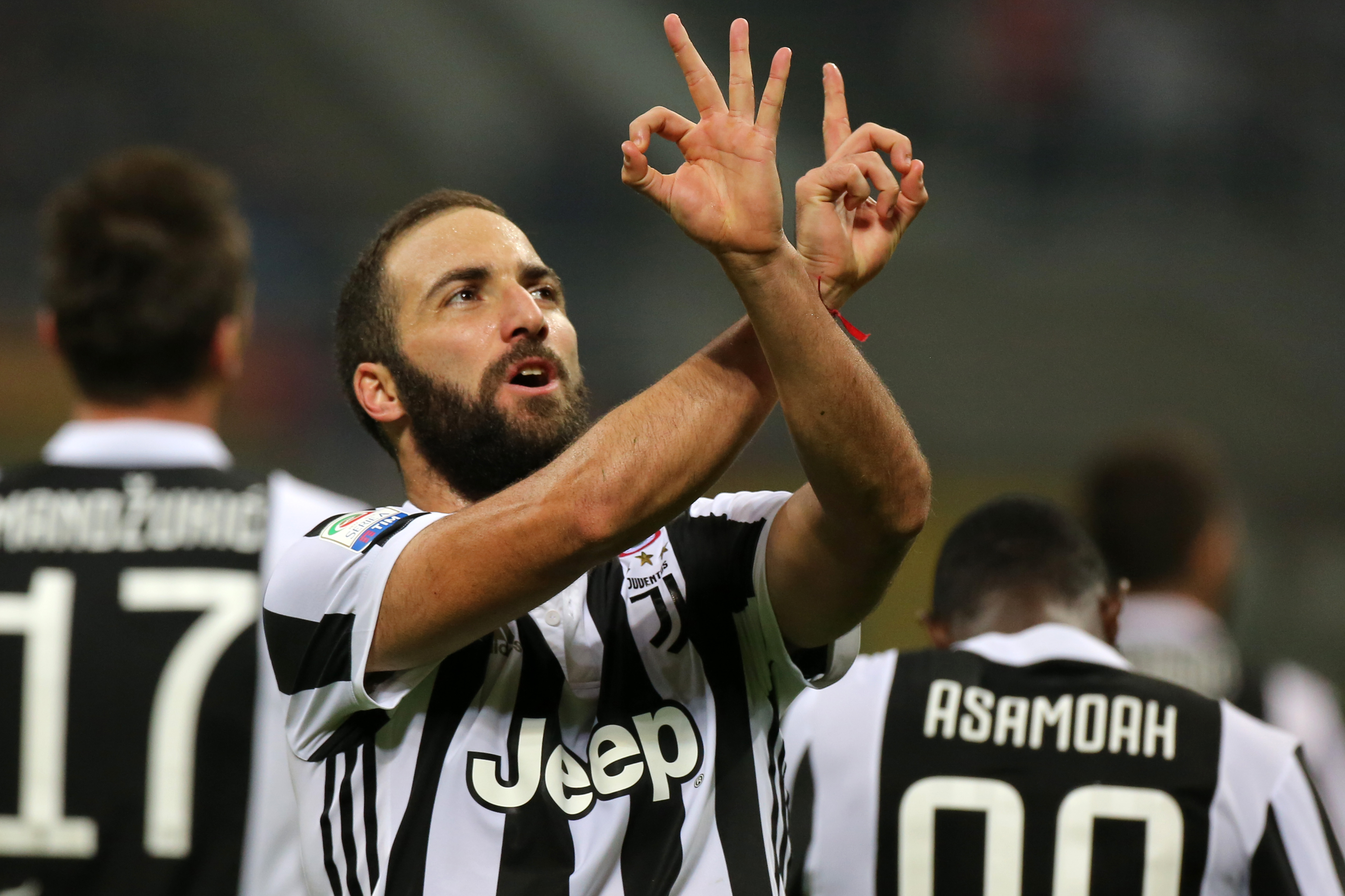 Serie A, Chievo-Juventus 0-2. Padroni di casa in 9, segnano Khedira ed Higuain