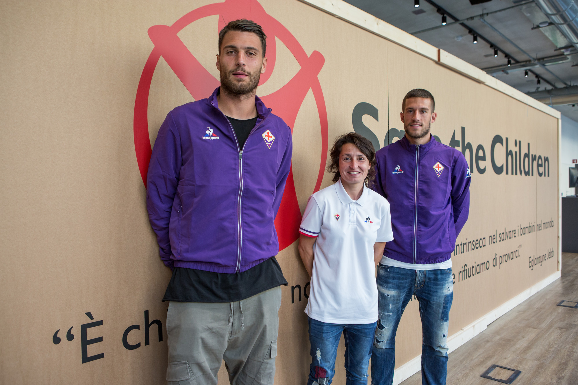 La Fiorentina sempre al fianco di Save The Children. Sportiello, Biraghi e Caccamo a Milano (VIDEO)