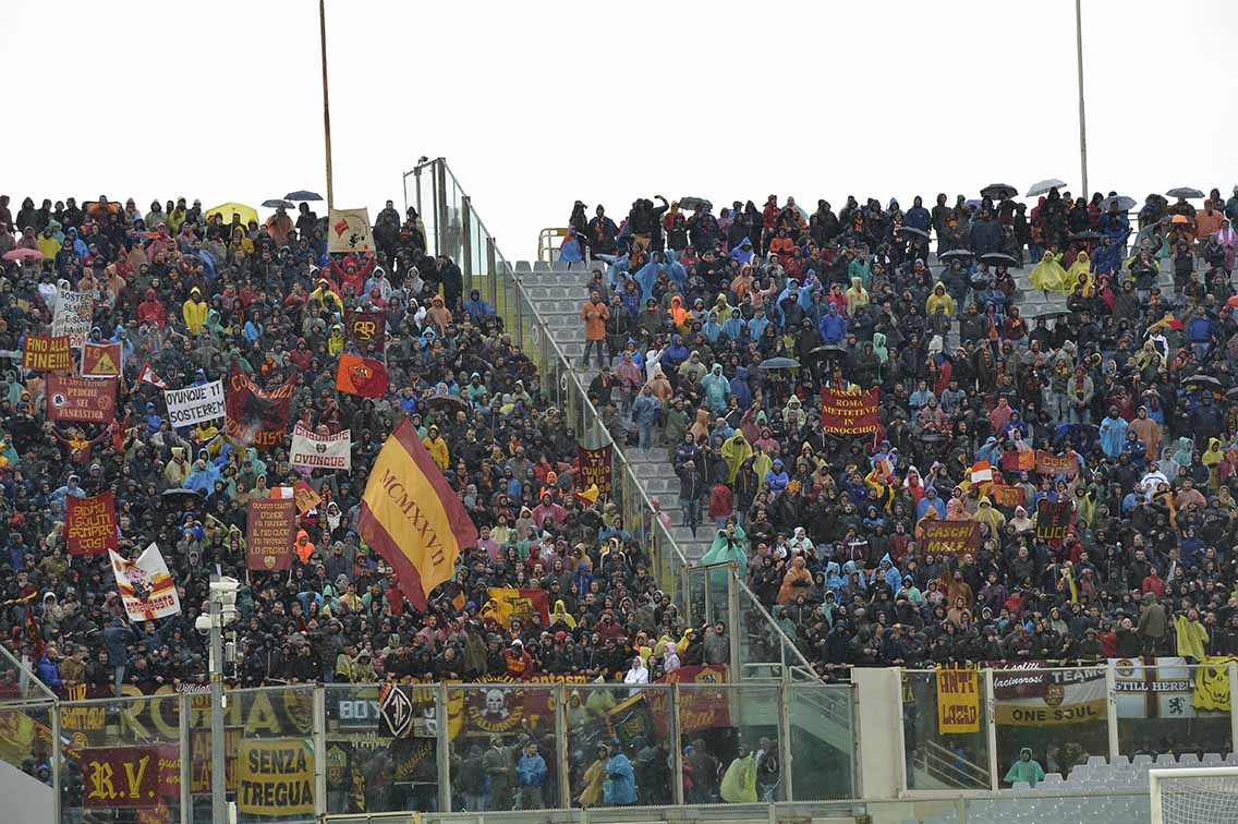 Roma, i tifosi rinunciano ai rimborsi per il Siviglia. Raccolta fondi per lo Spallanzani