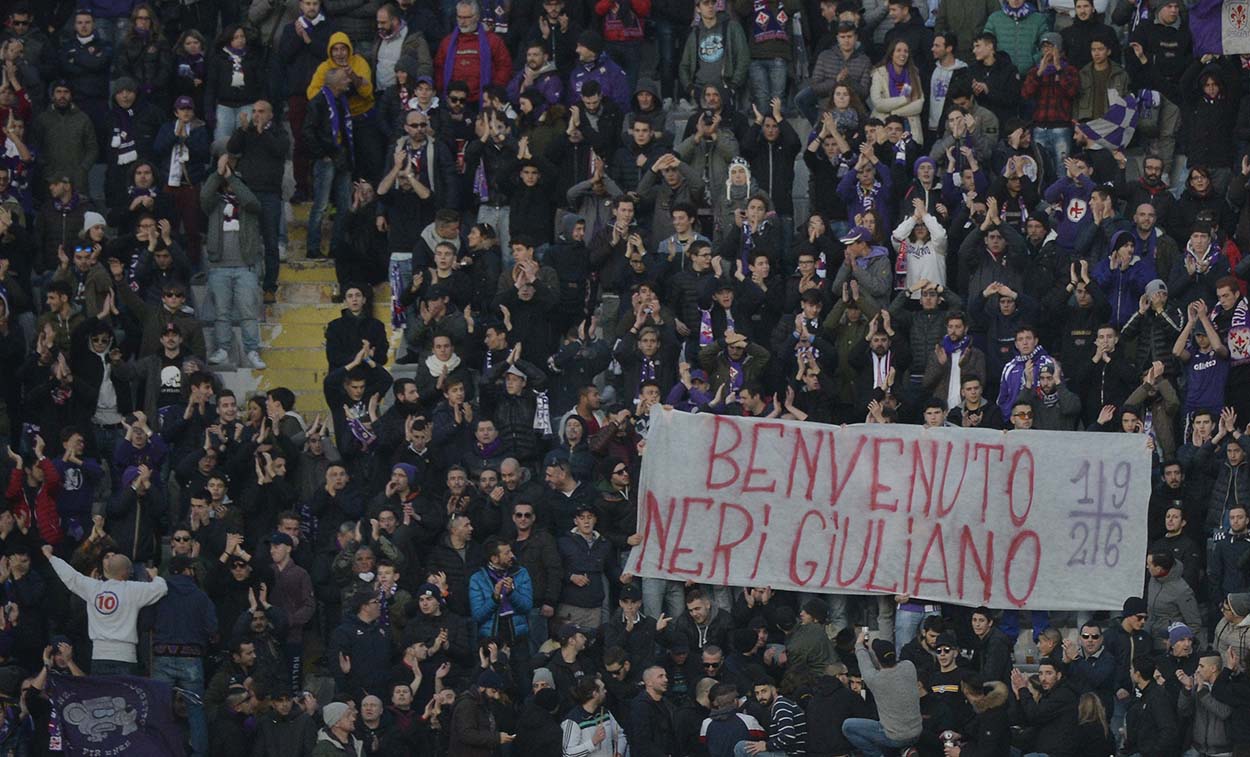 FIORENTINA-GENOA. TIFOSI SUGLI SPALTI.SILPRESS