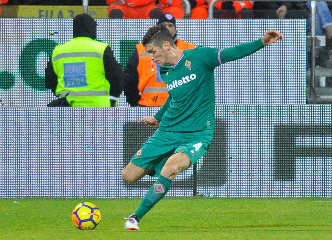 Milenkovic in sorpasso su Hugo. Lui in vantaggio per far coppia con Astori
