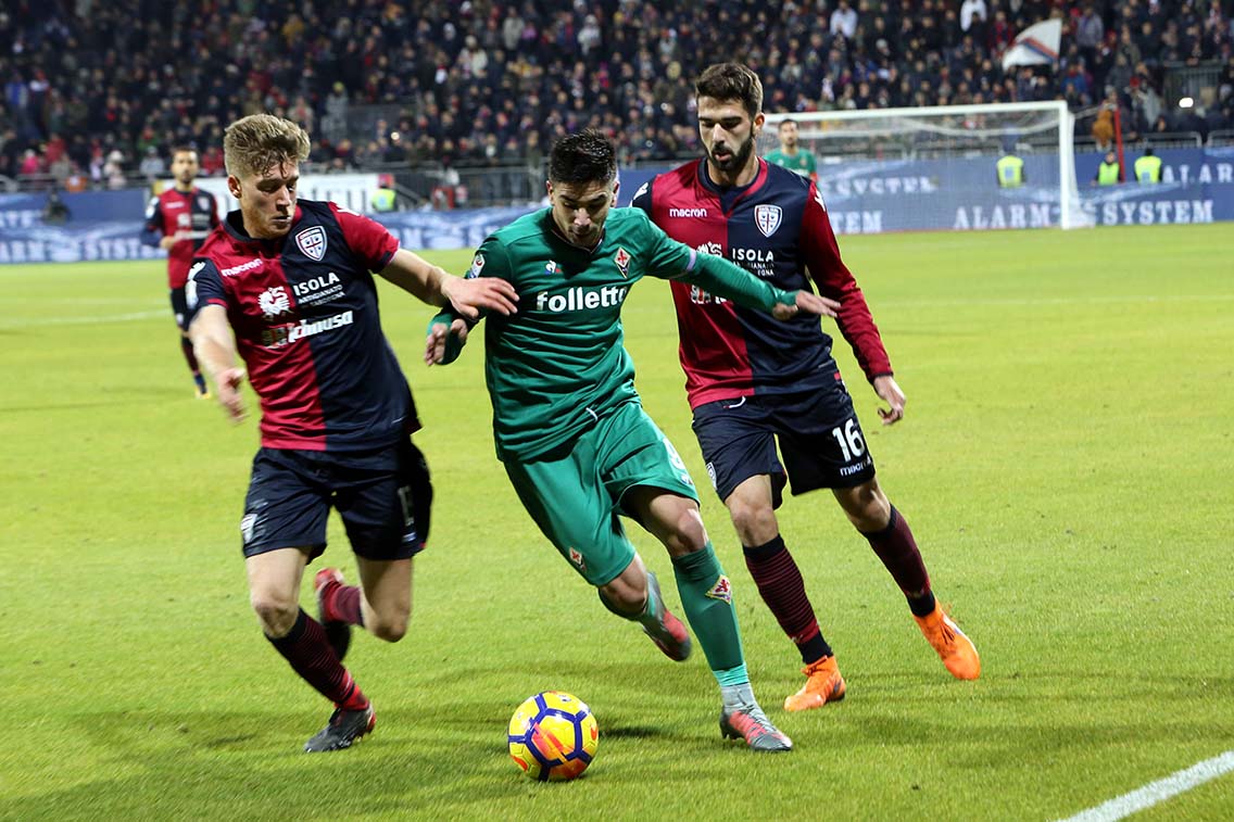 La Fiorentina a Cagliari fa il colpo, Chiesa e Babacar fabbricano il gol