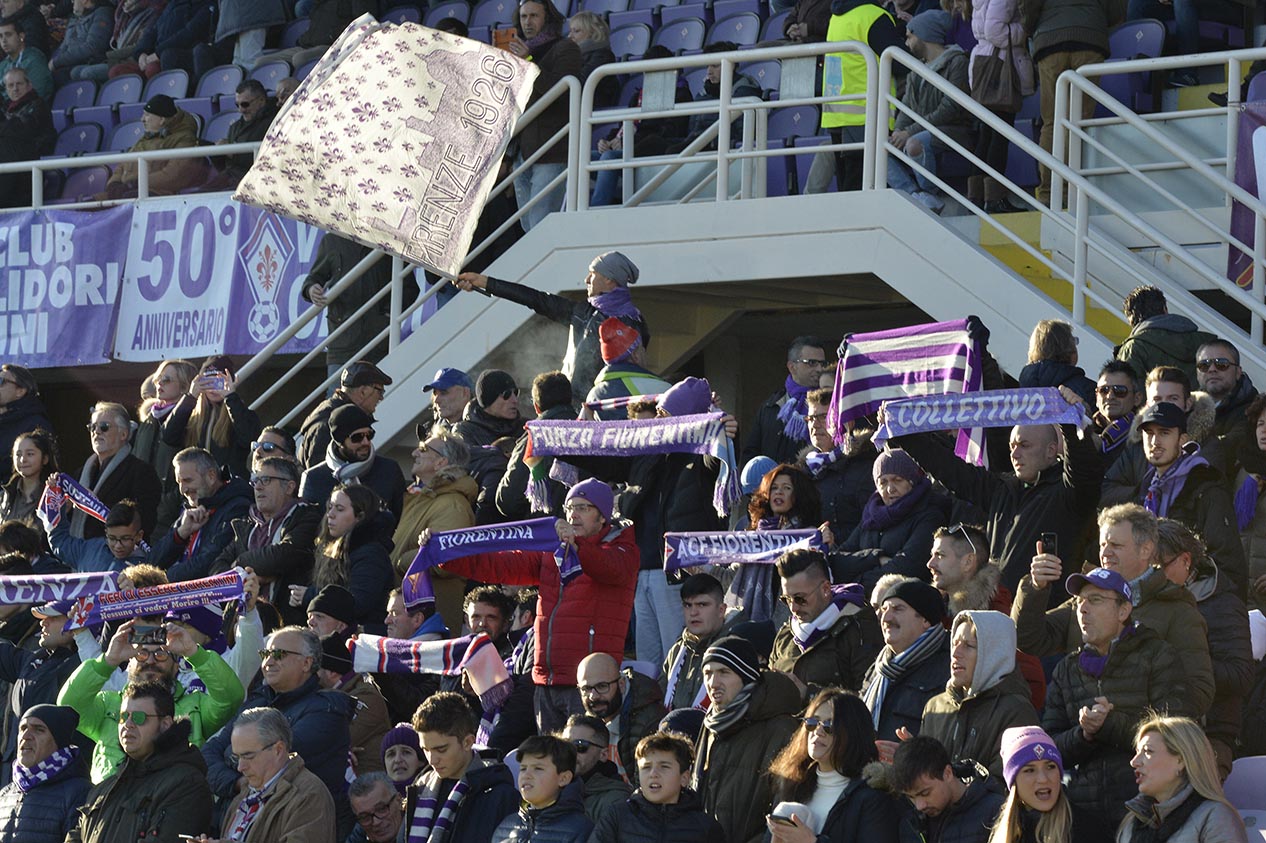 FIORENTINA-GENOA.TIFOSI IN TRIBUNA.SILPRESS