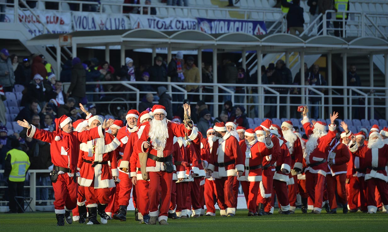 FIORENTINA-GENOA.BABBI NATALE TIFOSI ALLO STADIO.SILPRESS