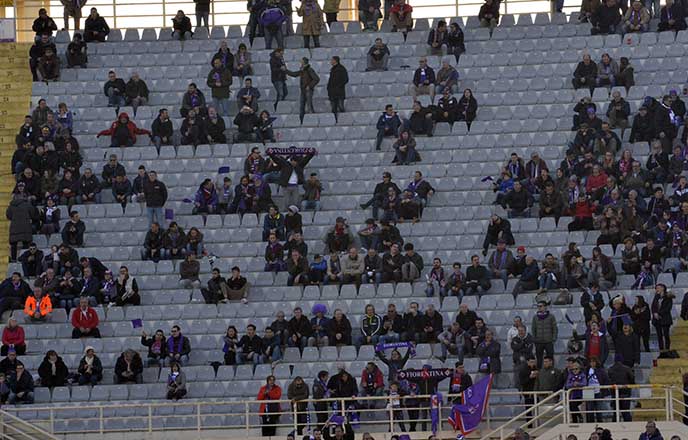 Vergogna Fiorentina, i tifosi contestano e se ne vanno