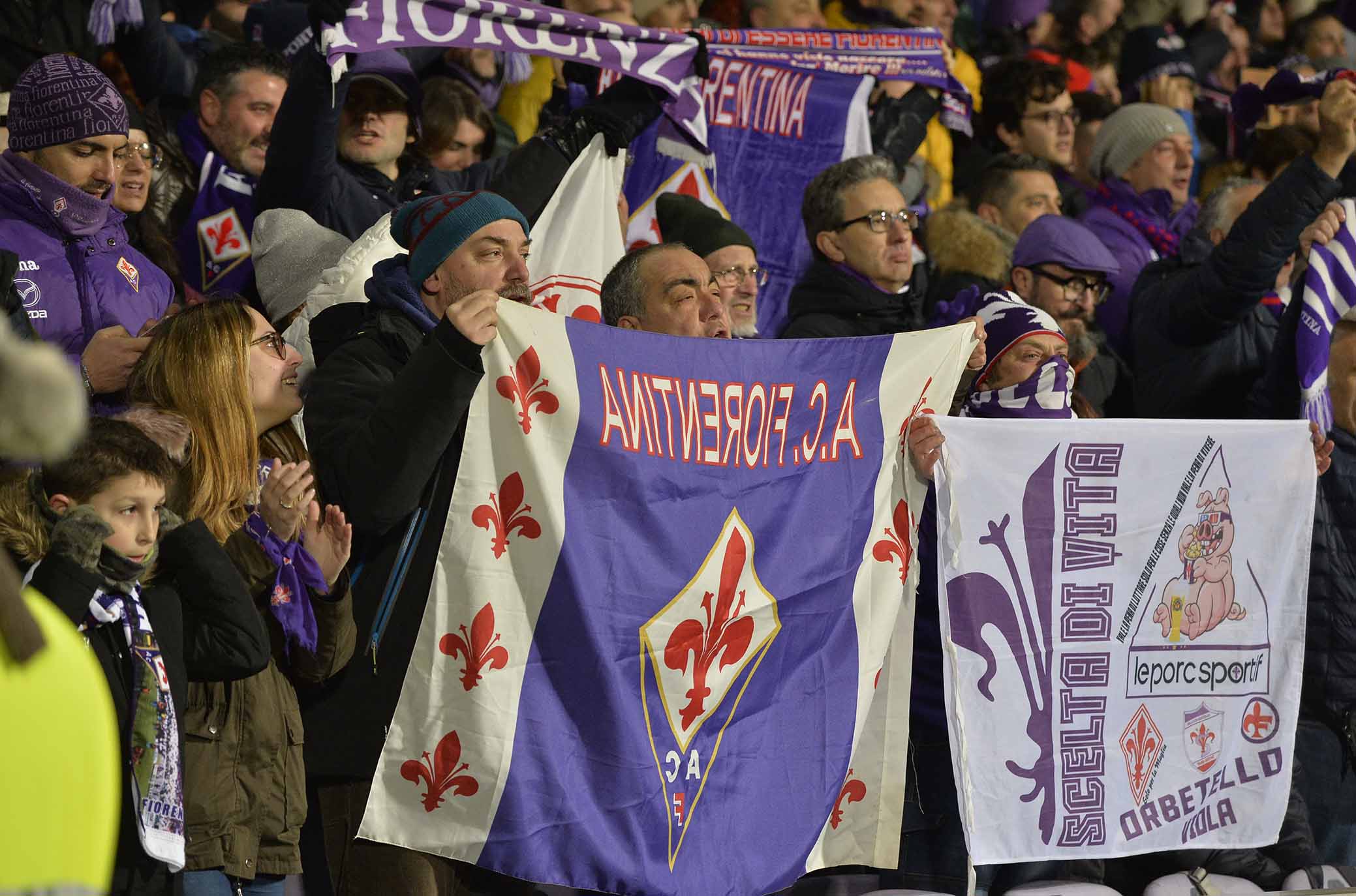 Fiorentina-Juventus, le immagini dei tifosi viola