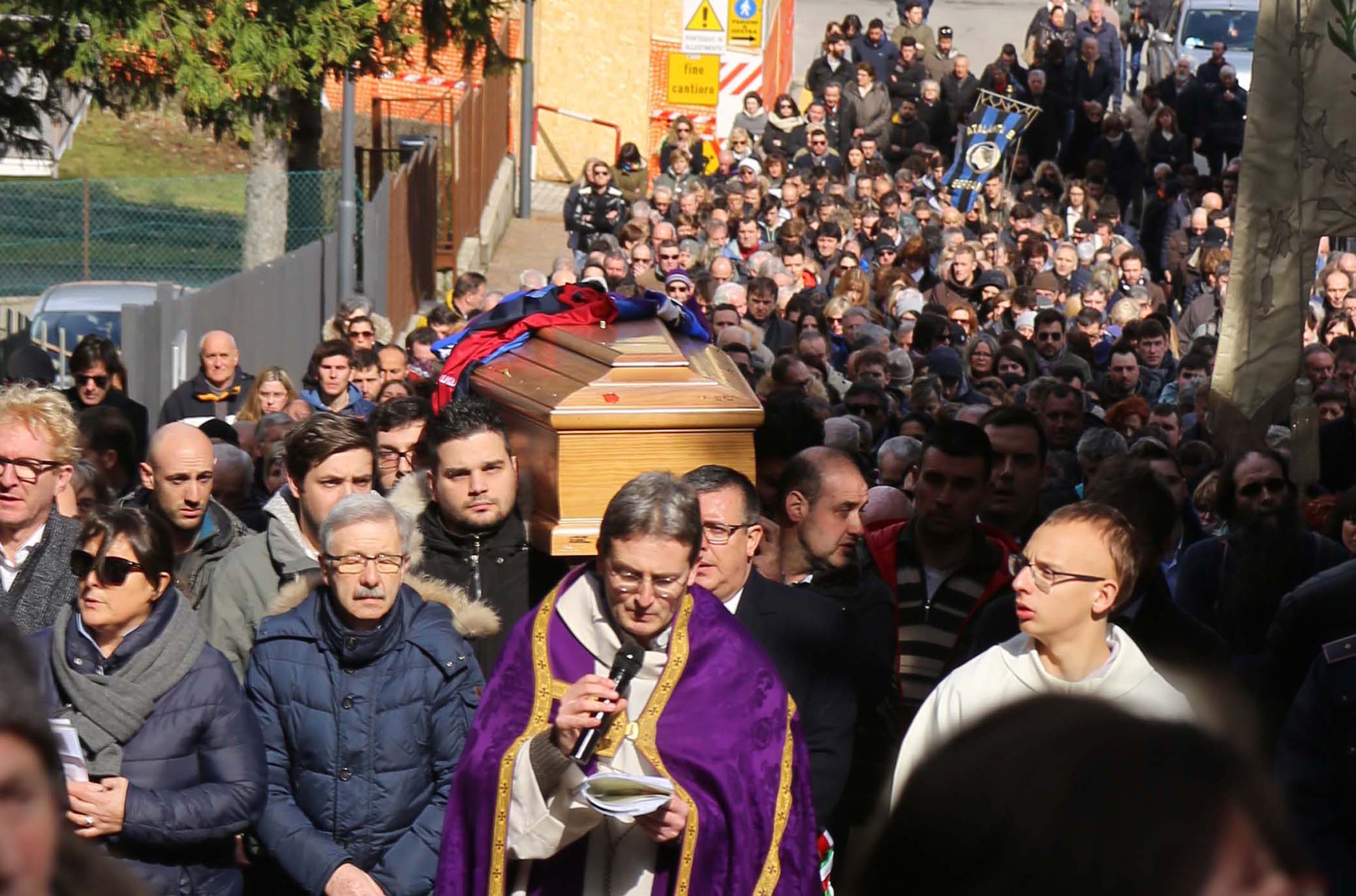 Le immagini del funerale di Davide Astori a San Pellegrino