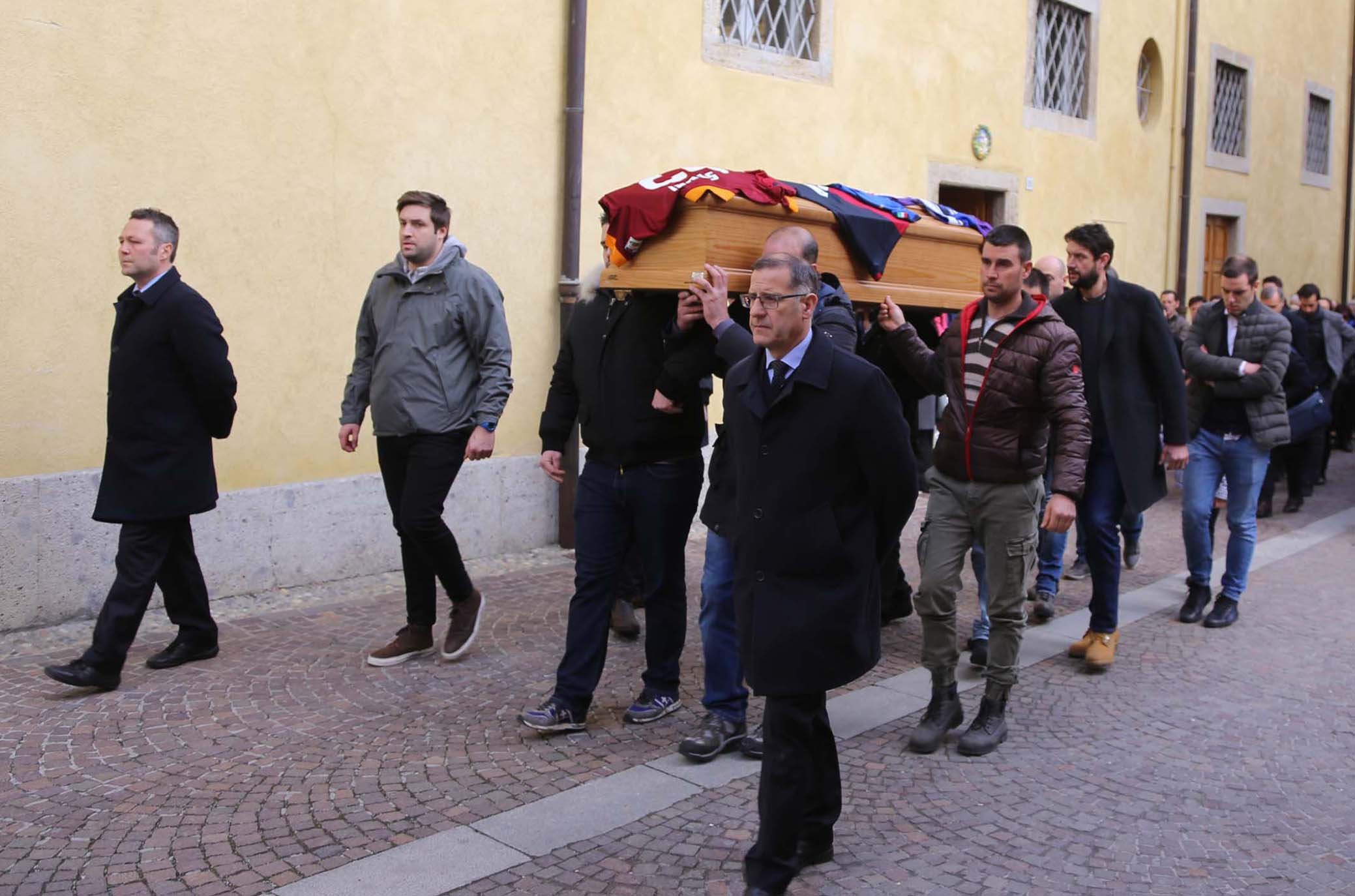 San Pellegrino ha salutato Davide, all’altare don Carrara tifoso viola