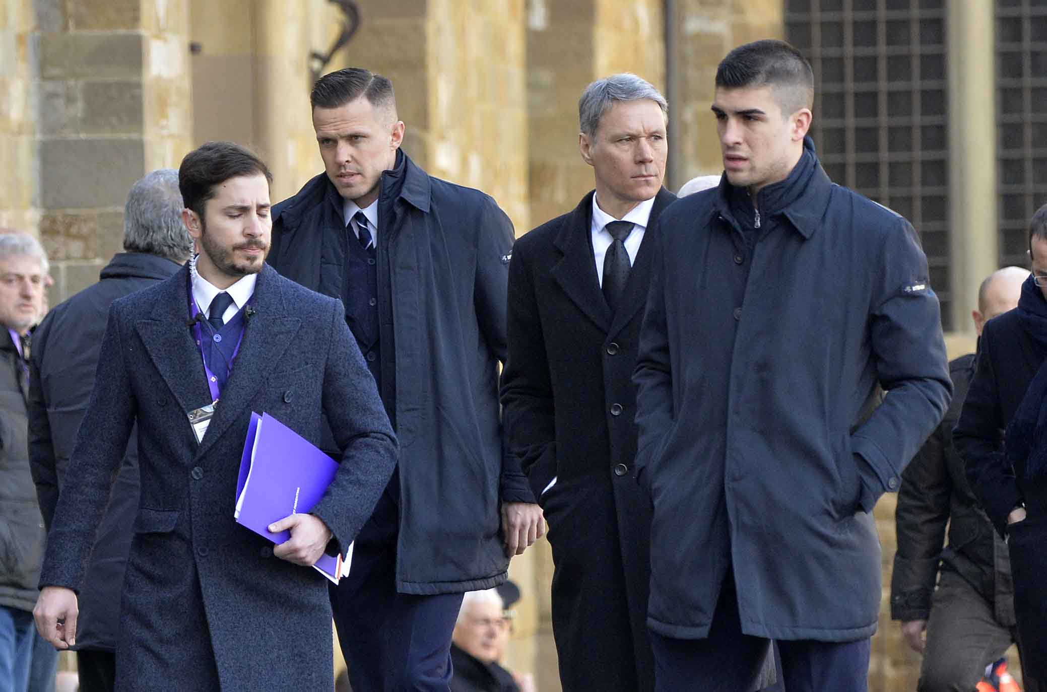 Da Van Basten a Butragueno, i grandi del calcio salutano il capitano Astori