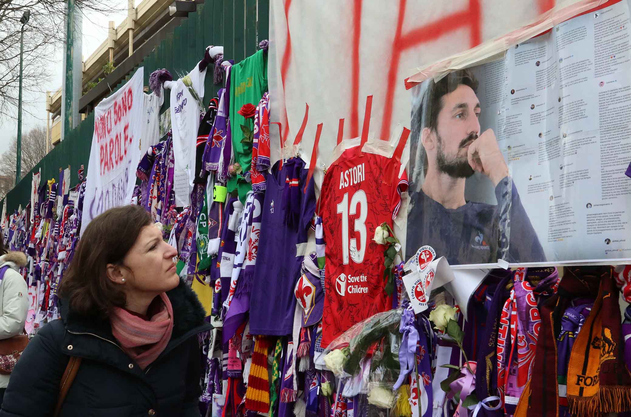 FIORENTINA 08-03-2018 IL CORTEO FUNEBRE DI DAVIDE ASTORI PASSA DAVANTI AL FRANCHI. SILPRESS/GALASSI SILVANO