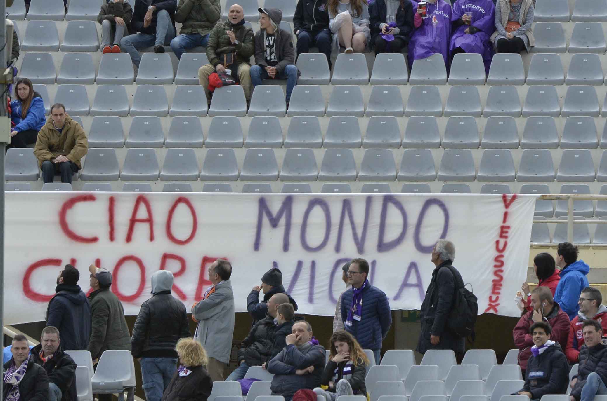 FIORENTINA-CROTONE 31-03-2018 STRISCIONE IN RICORDO DI EMILIANO MONDONICO. SILPRESS/GALASSI SILVANO