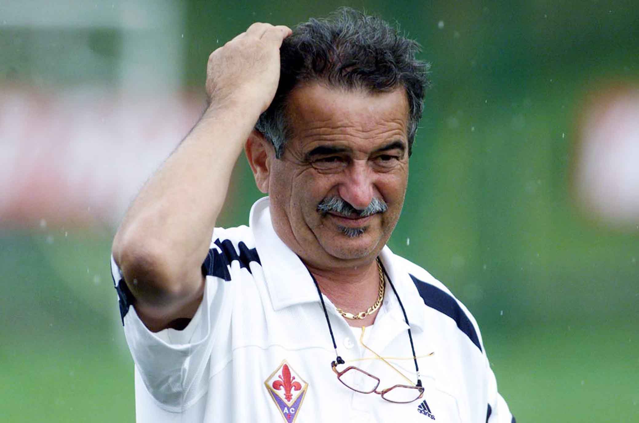 Fiorentina. Vigo di Fassa. Mondonico durante l'allenamento di oggi.