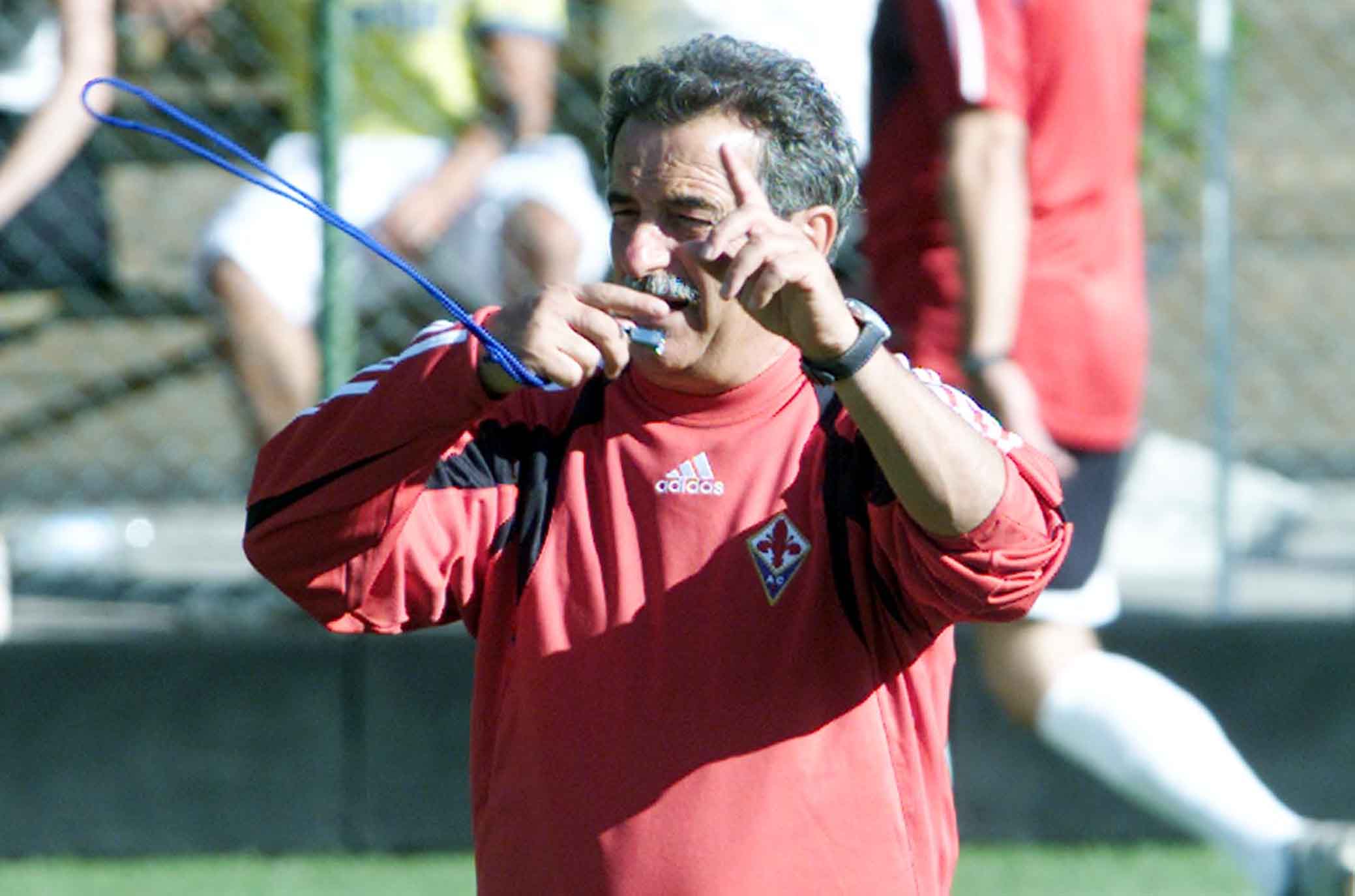 Fiorentina. Vigo di Fassa. Mondonico durante l'allenamento.