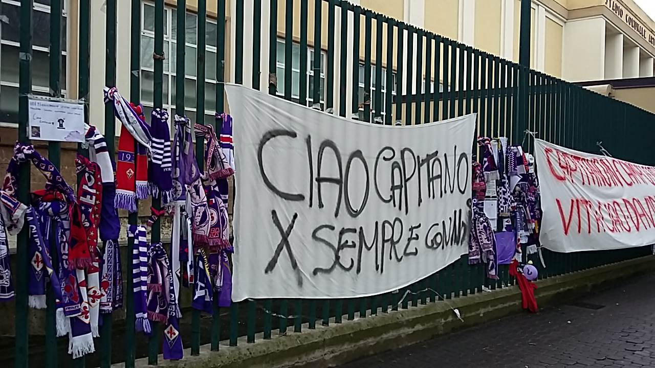 Firenze in lutto nel giorno dei funerali di Davide Astori