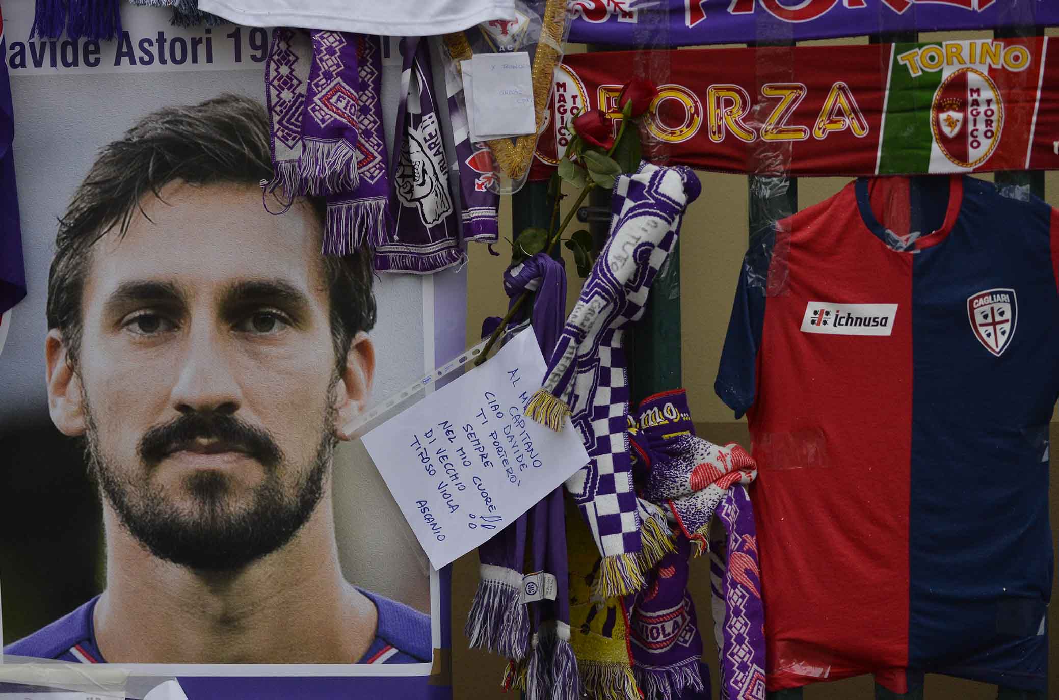 FIORENTINA 10-03-2018. DIMOSTRAZIONE DI AFFETTO DEI TIFOSI A DAVIDE ASTORI ALLO STADIO FRANCHI. SILPRESS/GALASSI SILVANO