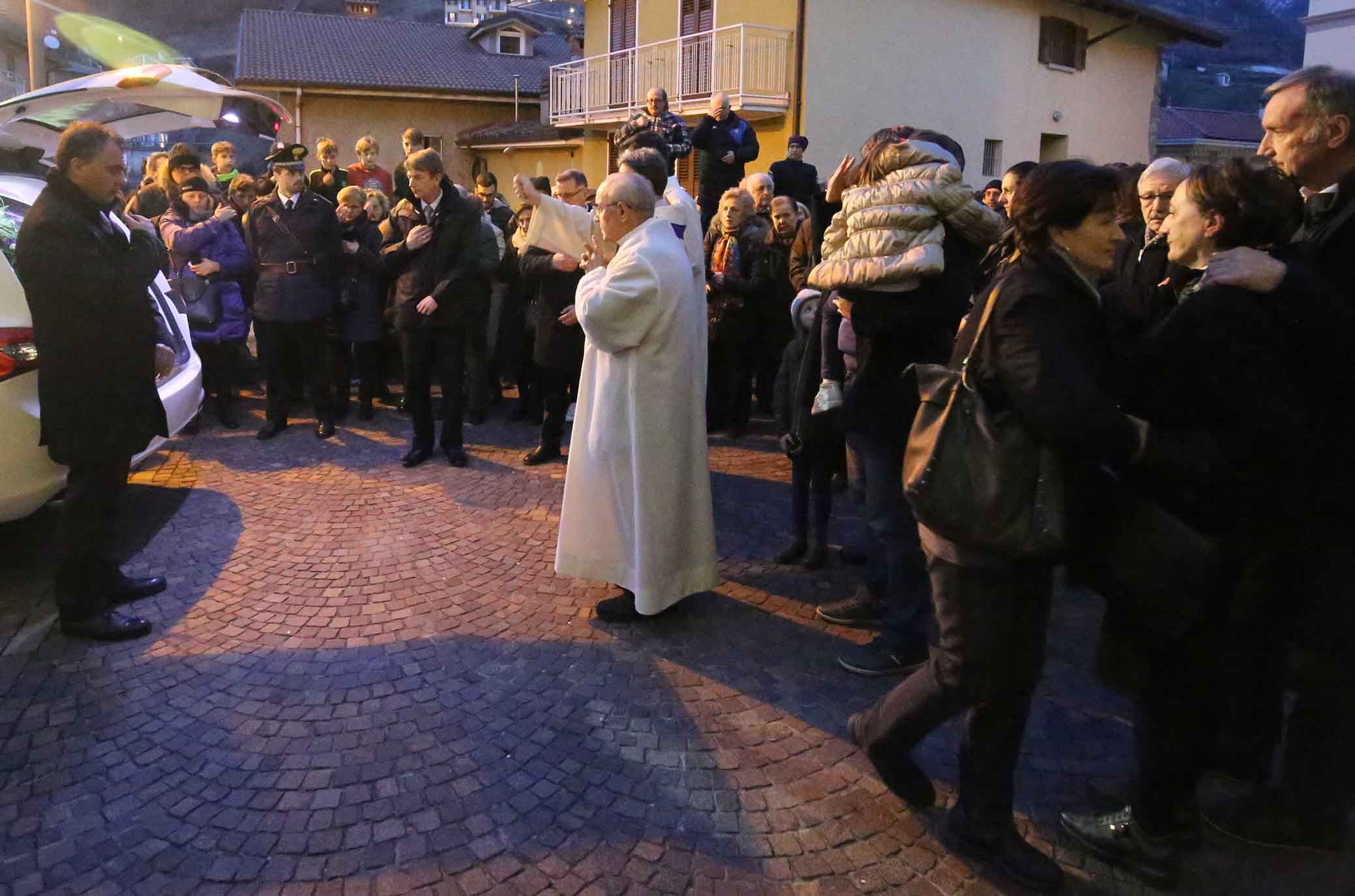 BERGAMO- SAN PELLEGRINO 08-03-2018. FUNERALI DI DAVIDE ASTORI ALL'ARRIVO A SAN PELLEGRINO. SILPRESS/GALASSI SILVANO
