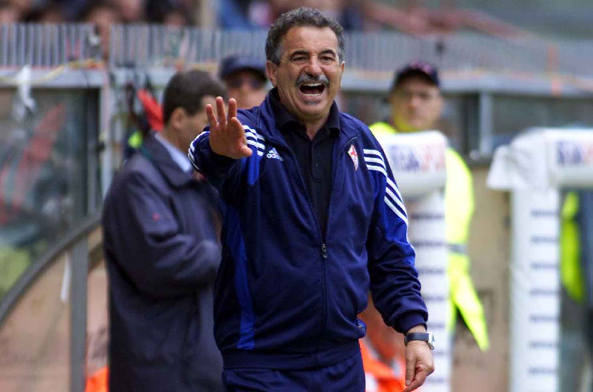 Genoa-Fiorentina.Mister Mondonico a bordo campo.