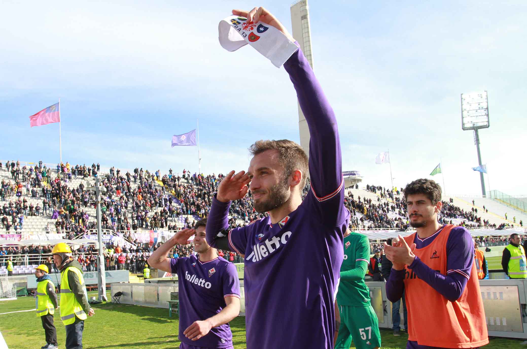 FIORENTINA-CROTONE 31-03-2018 GERMAN PEZZELLA MOSTRA LA FASCIA DI CAPITANO IN RICORDO DI DAVIDE ASTORI. SILPRESS/GALASSI SILVANO