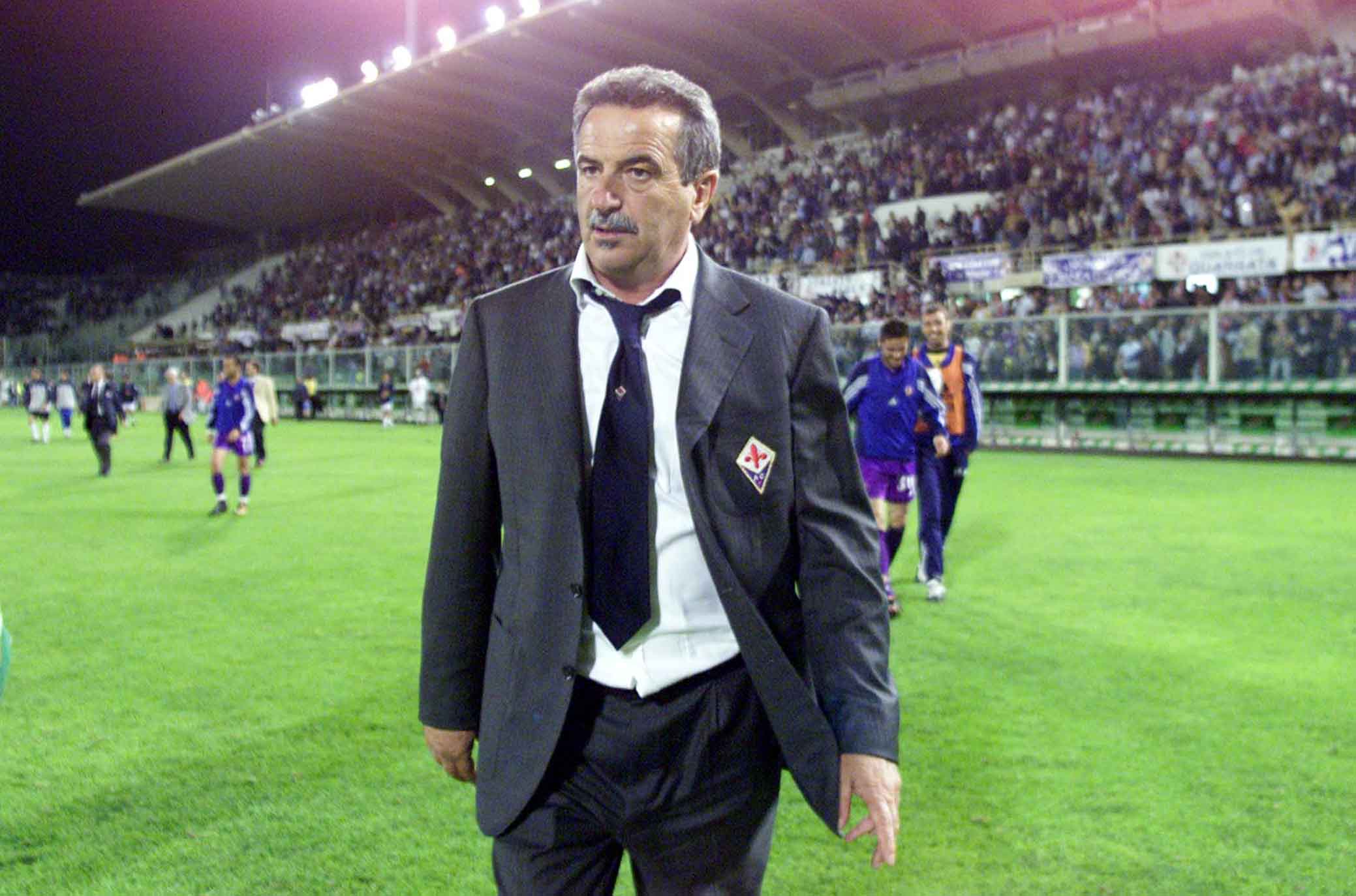 Fiorentina-Napoli. Mondonico esce dal campo a fina gara..