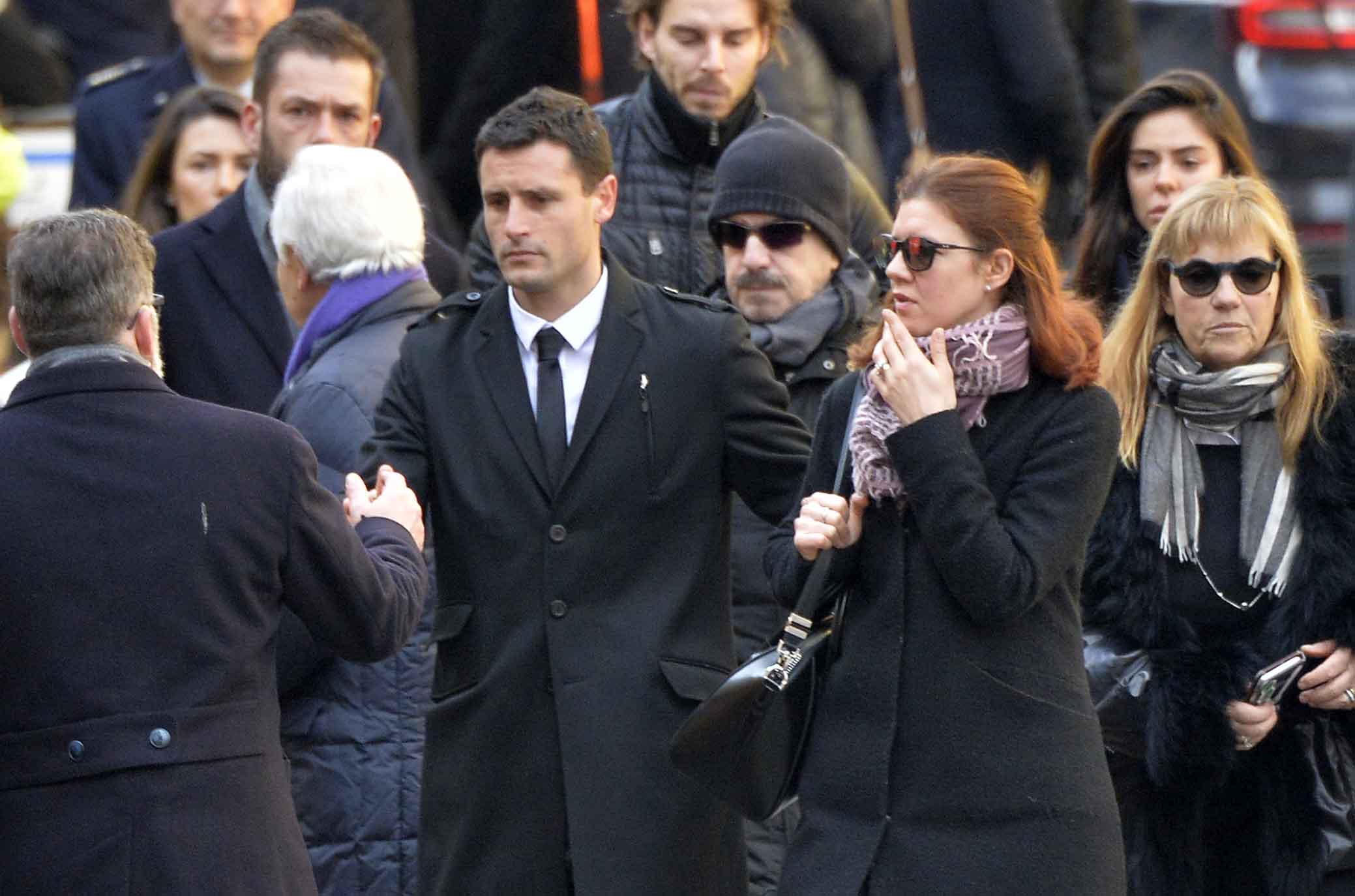 Pasqual, maglia e fascia da capitano personalizzata in ricordo di Astori (FOTO)