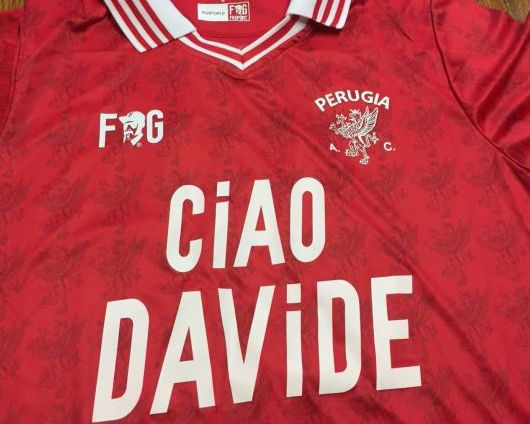 Anche il Perugia in campo con una maglia dedicata ad Astori (FOTO)
