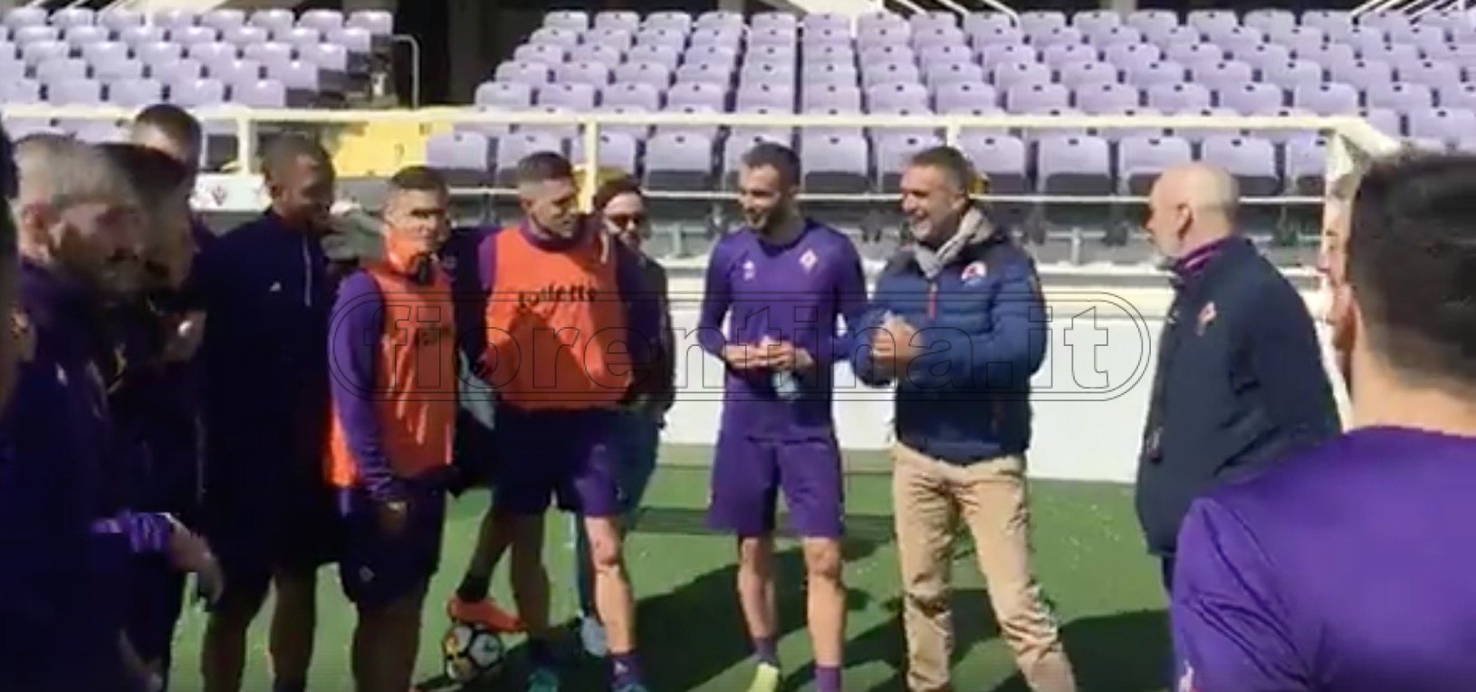 Batistuta incontra Salica e riceverà alcune maglie della Fiorentina