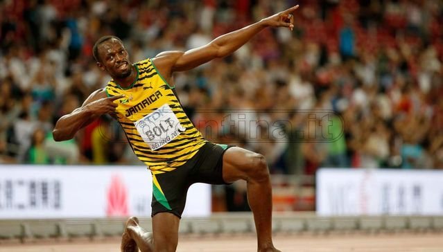 Show di Usain Bolt con il Borussia Dortmund: gol e tunnel