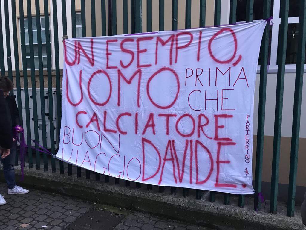 Striscioni e messaggi al Franchi per salutare Astori (FOTO)