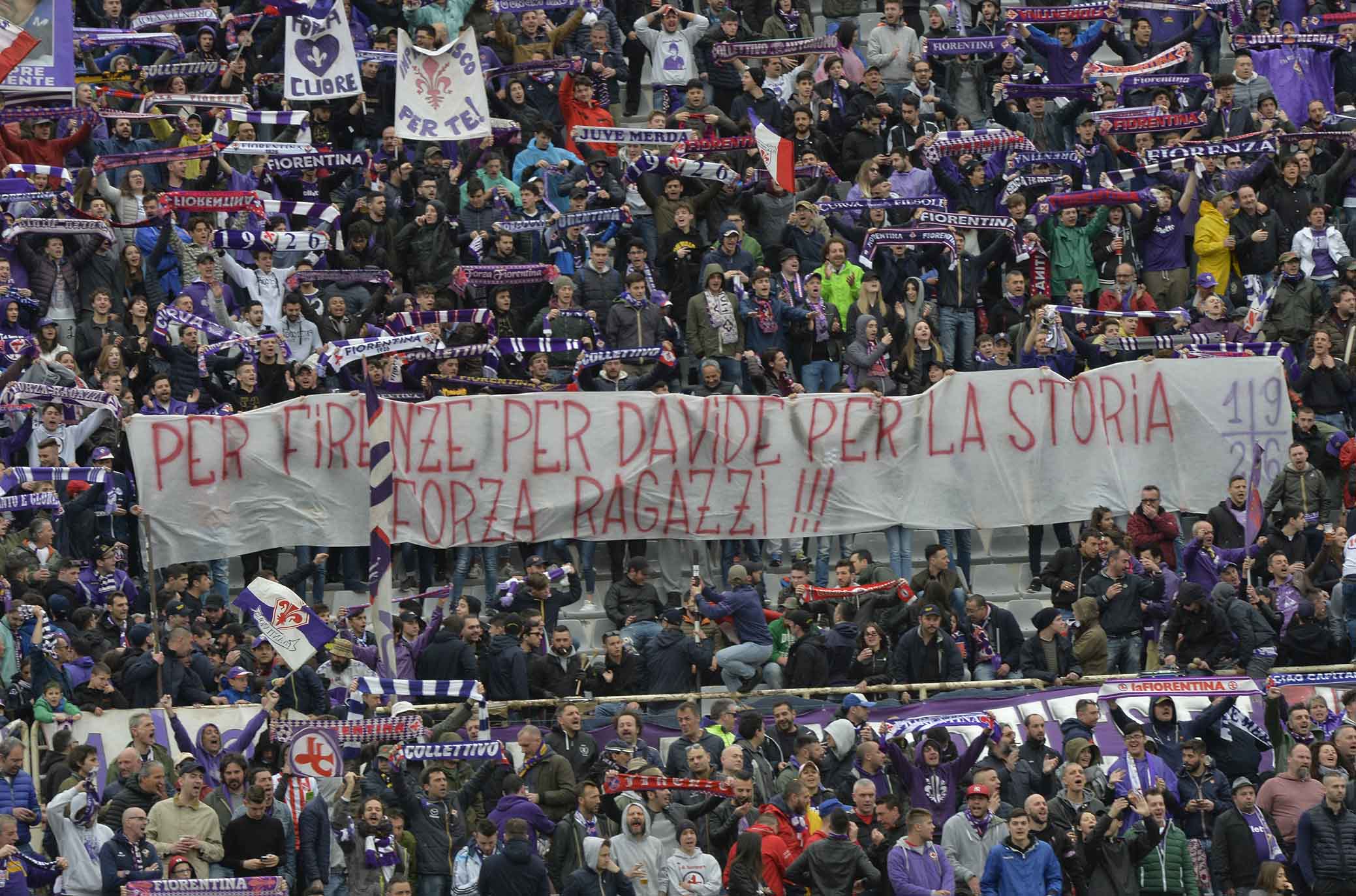 FIORENTINA-SPAL 15-04-2018 STRISCONE IN CURVA FIESOLE IN RICORDO DI DAVIDE ASTORI. SILPRESS/GALASSI SILVANO
