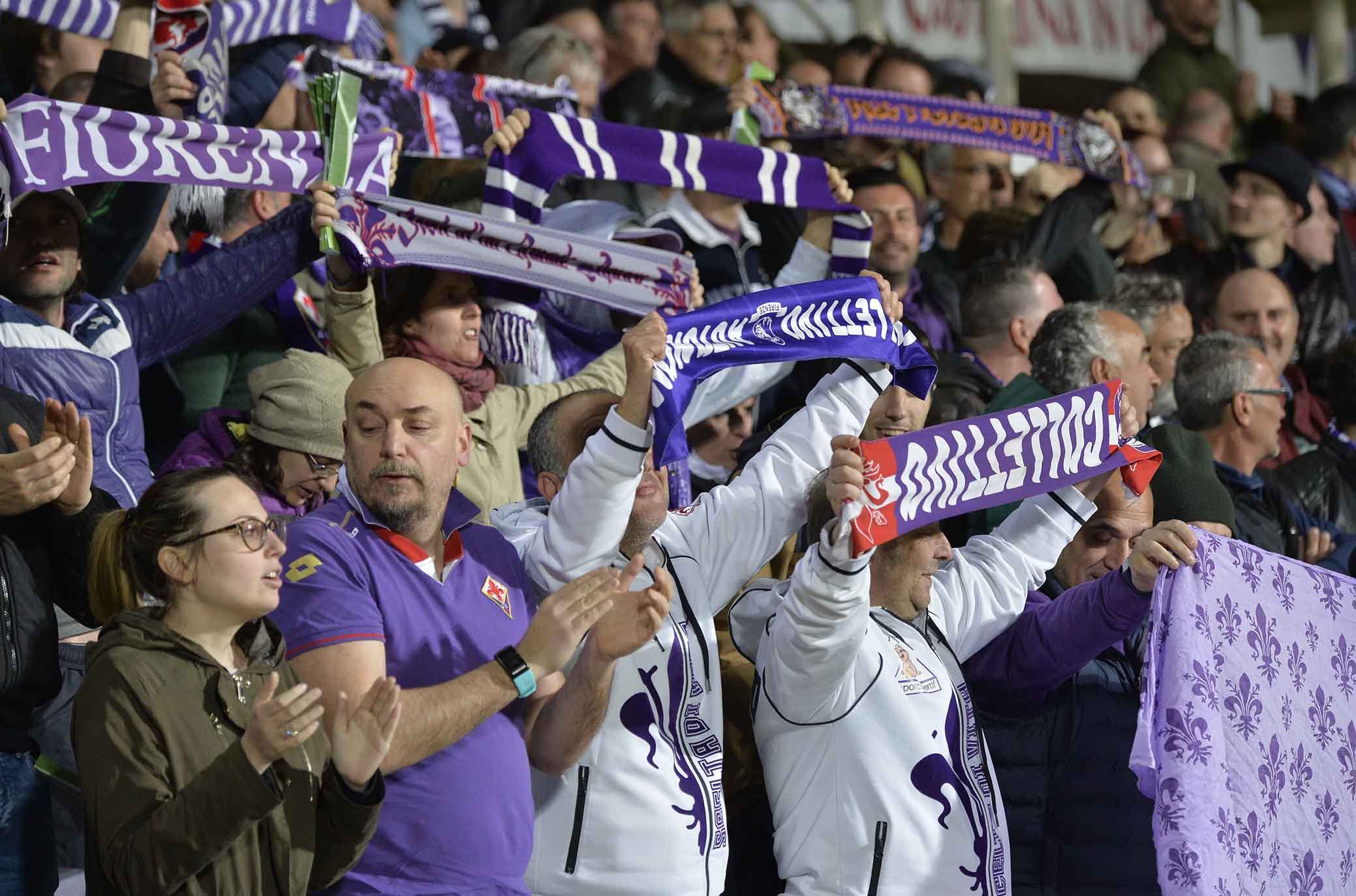Fiorentina-Lazio, le immagini dei tifosi sugli spalti del Franchi
